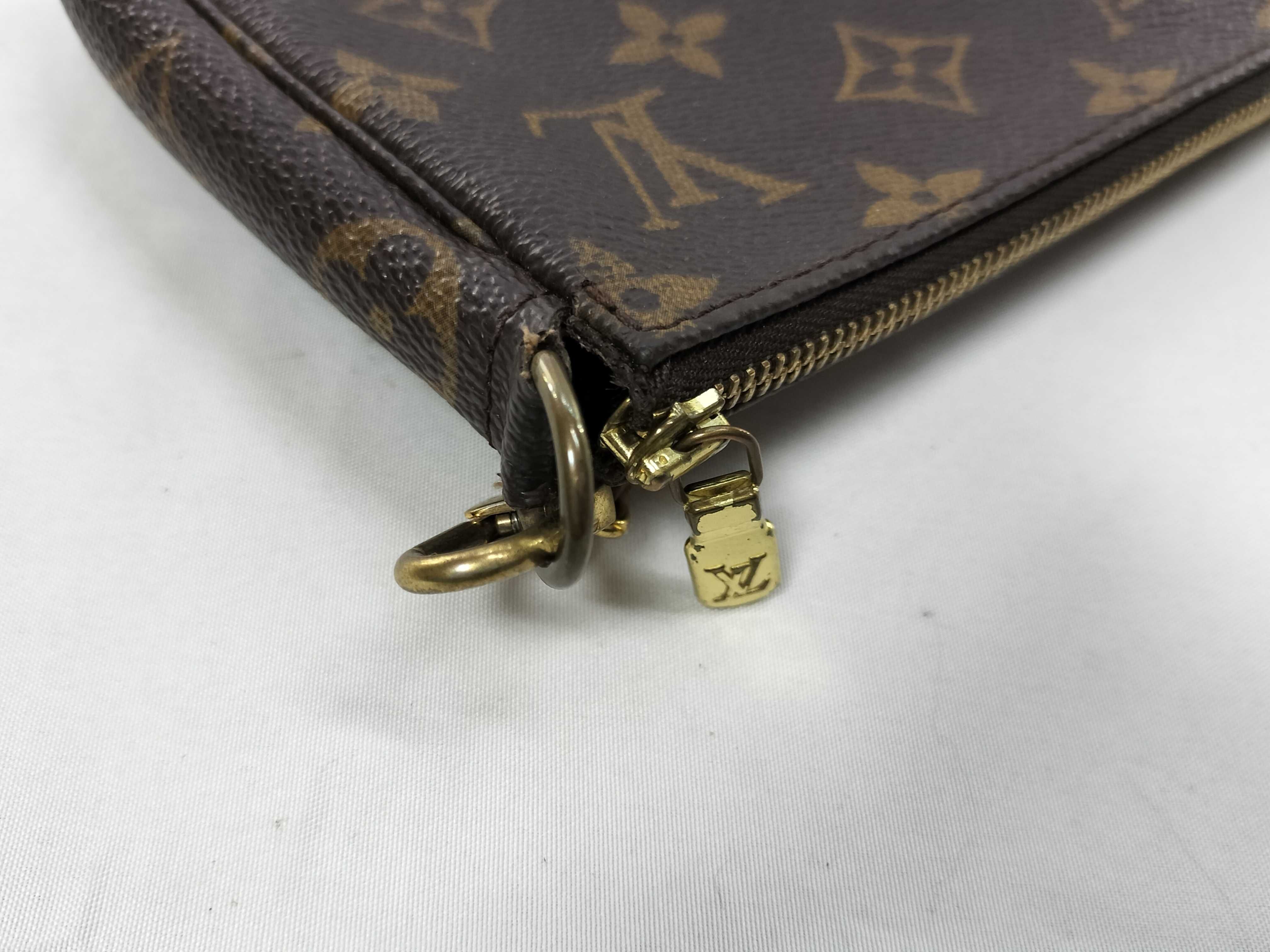 Monogram Accessoires Pouch — view 12