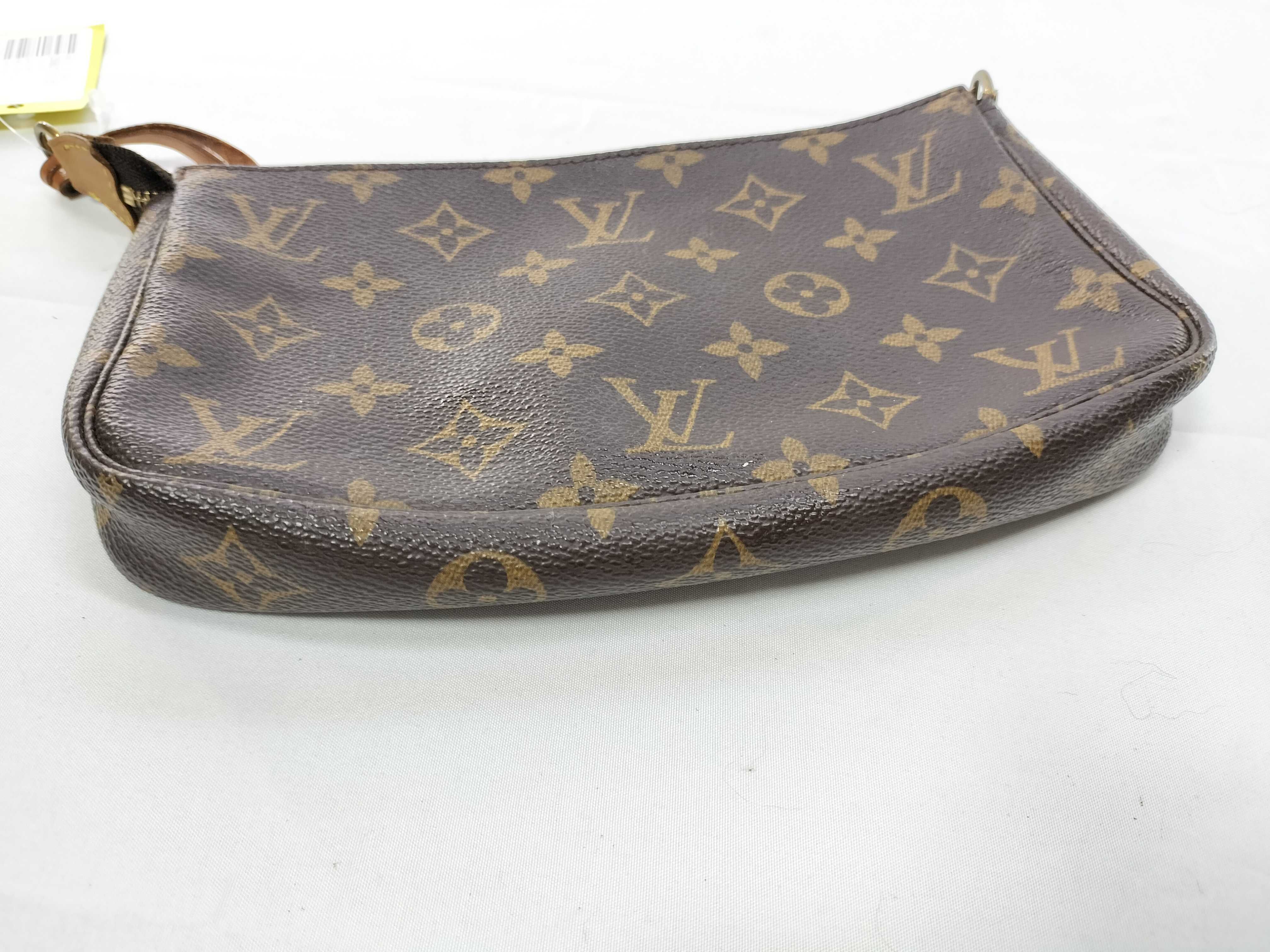 Monogram Accessoires Pouch — view 9