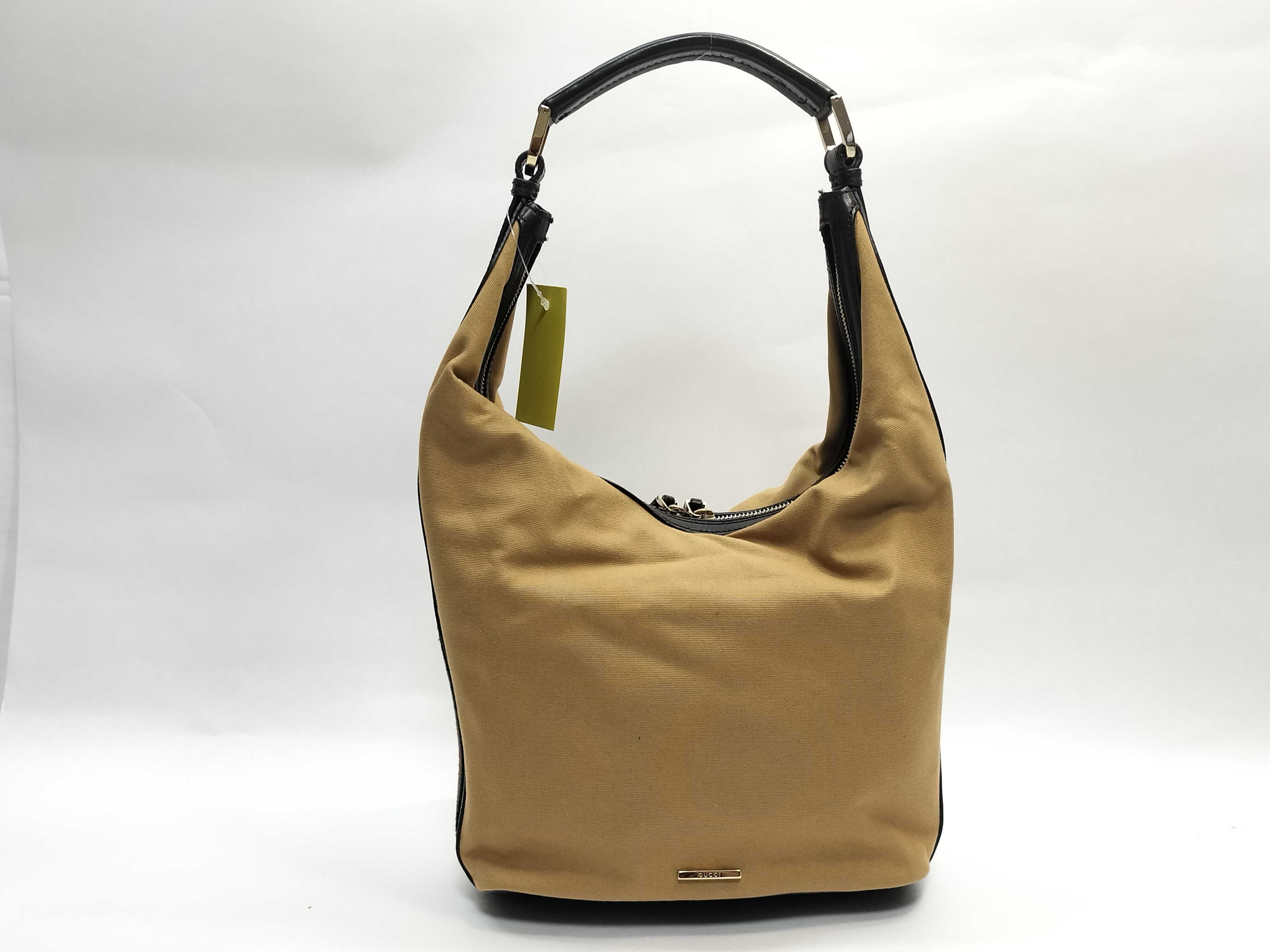 001 4288 002404 Shoulder Bag