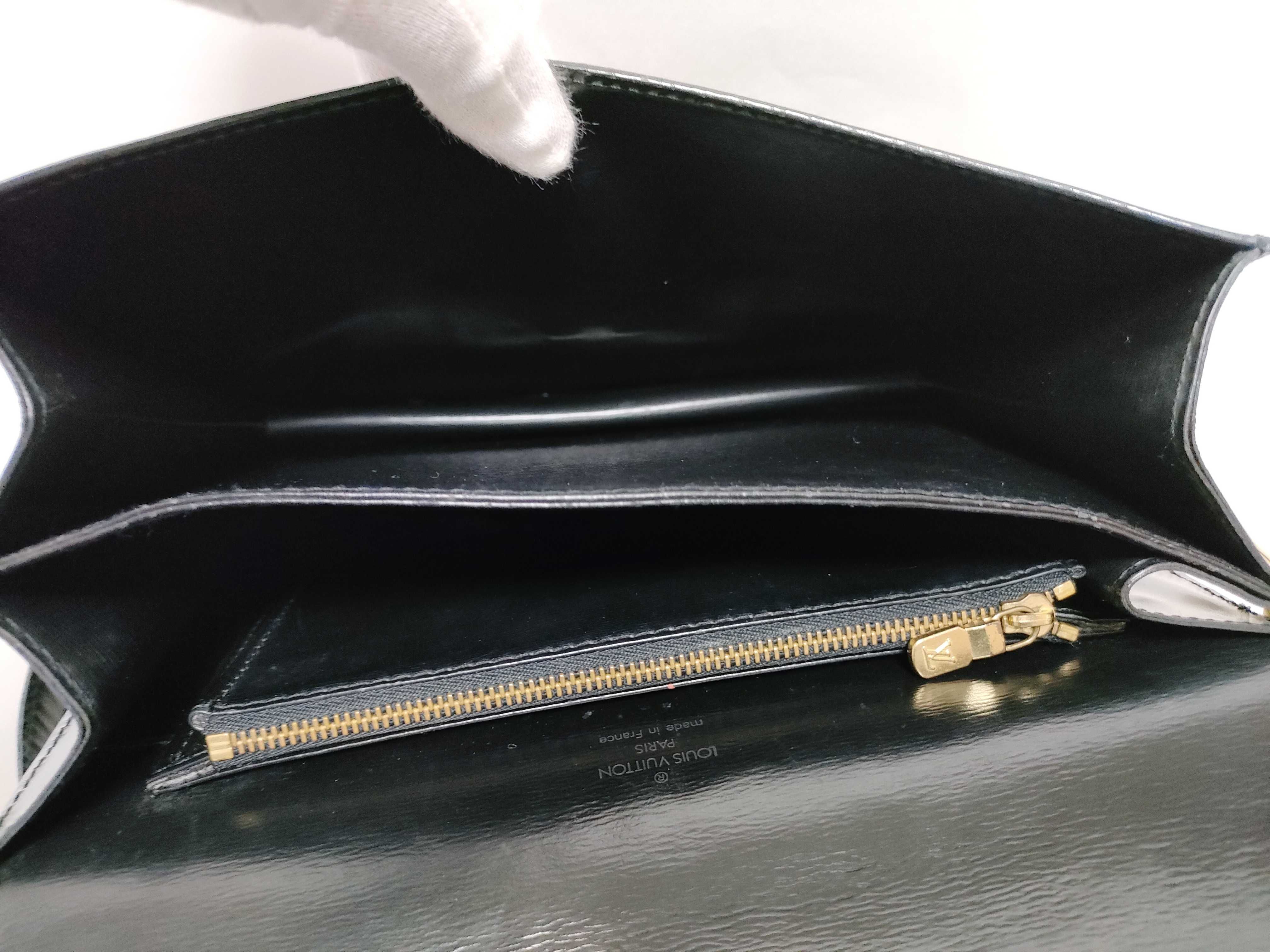 Epi Free Run M52402 Black Leather Shoulder Bag — view 11