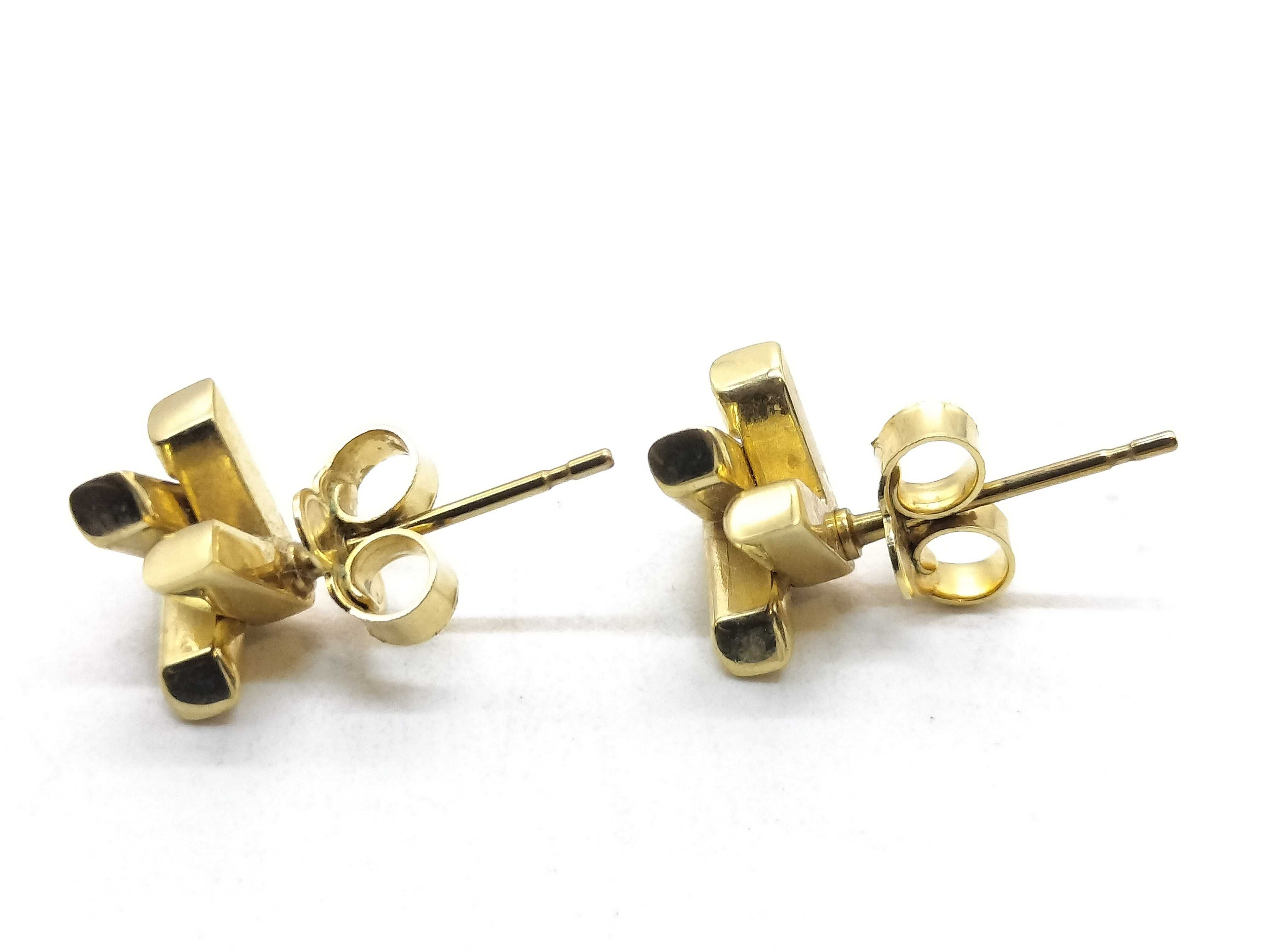 M01621 GO-14 Earrings Gold Earrings — view 3