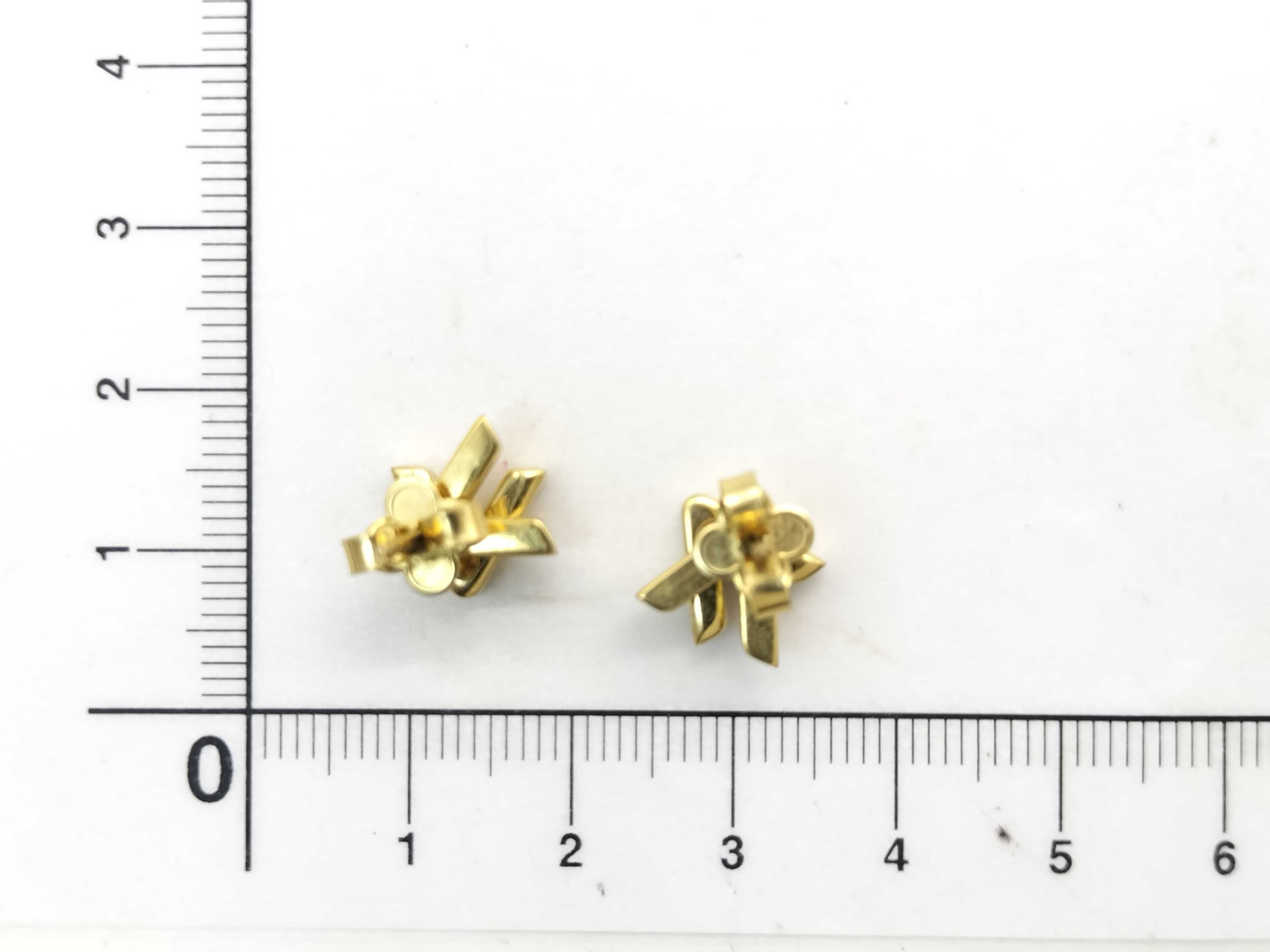 M01621 GO-14 Earrings Gold Earrings — view 6