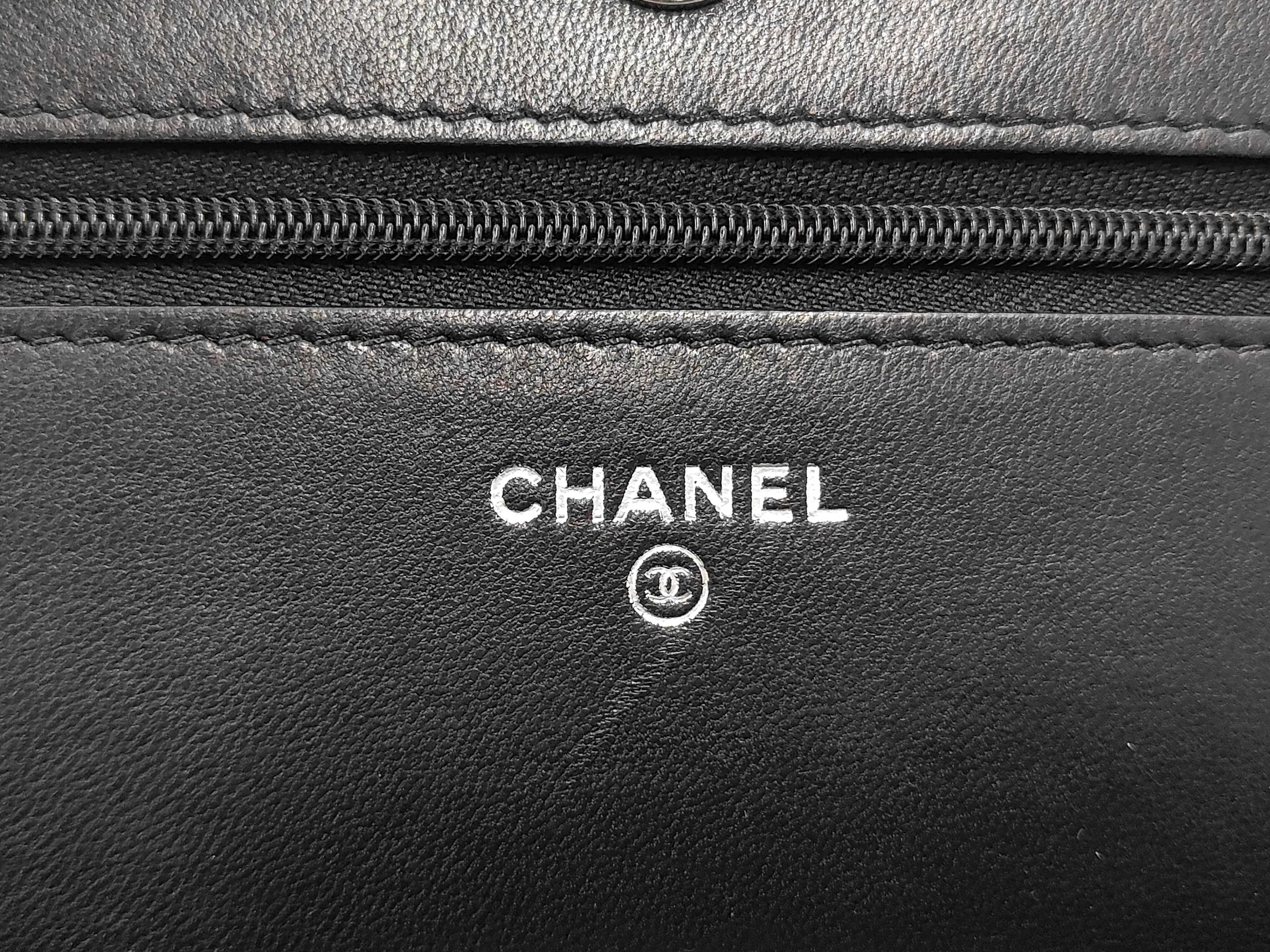 Matelassé Chain Wallet Shoulder Bag — view 9