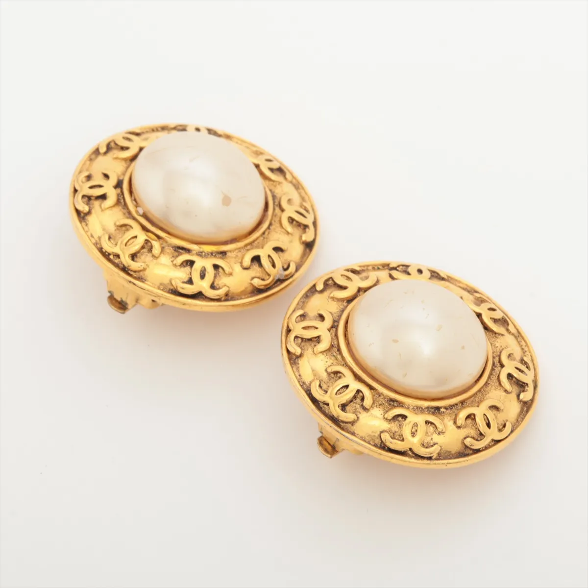 Coco Mark 94P Earrings (for both ears) GP x Fake Pearl Gold — view 3