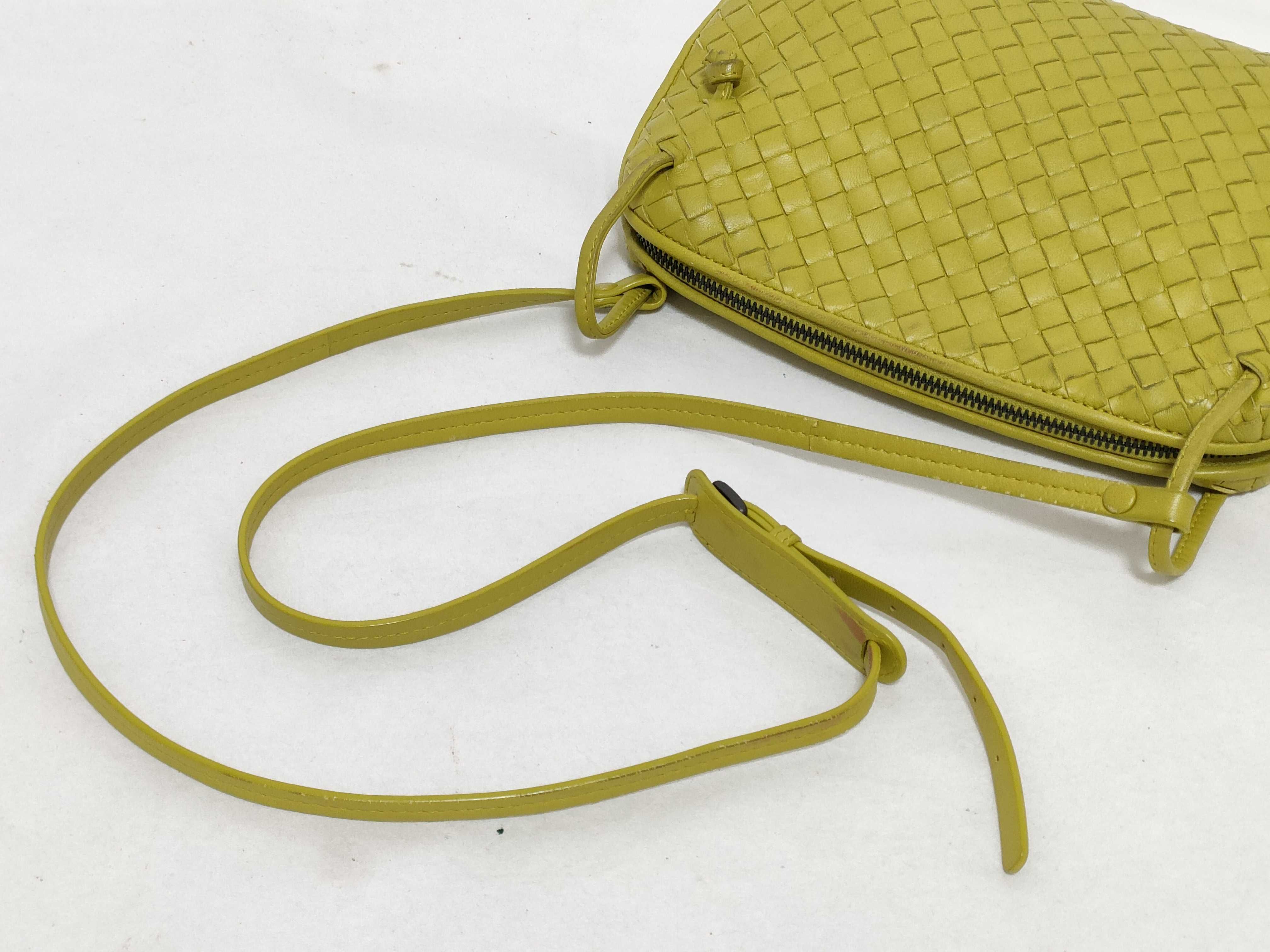 Intrecciato Bottega Veneta Shoulder Bag Intrecciato Leather Shoulder Bag — view 3