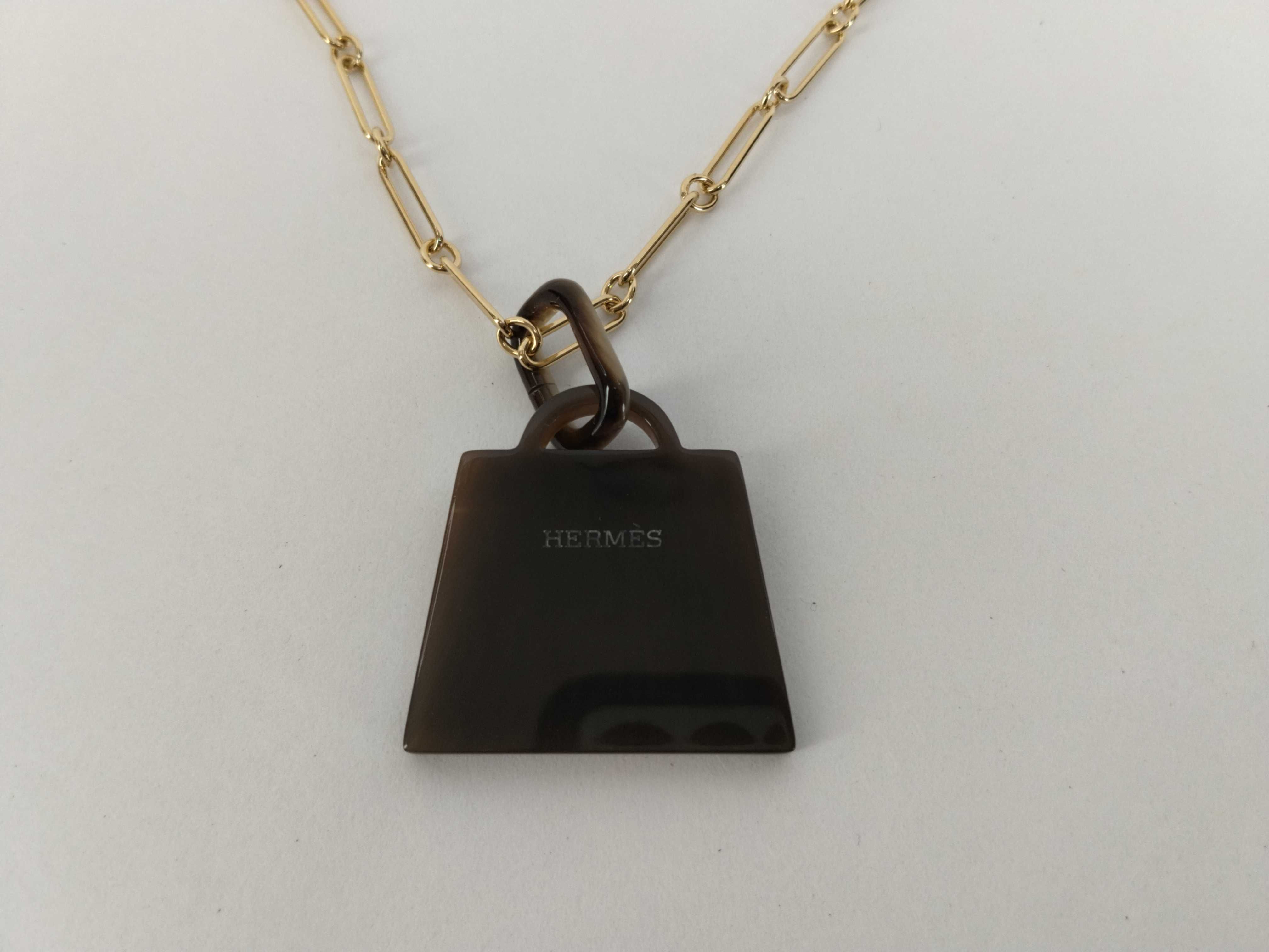 Amulette Pendant GM Necklace — view 2