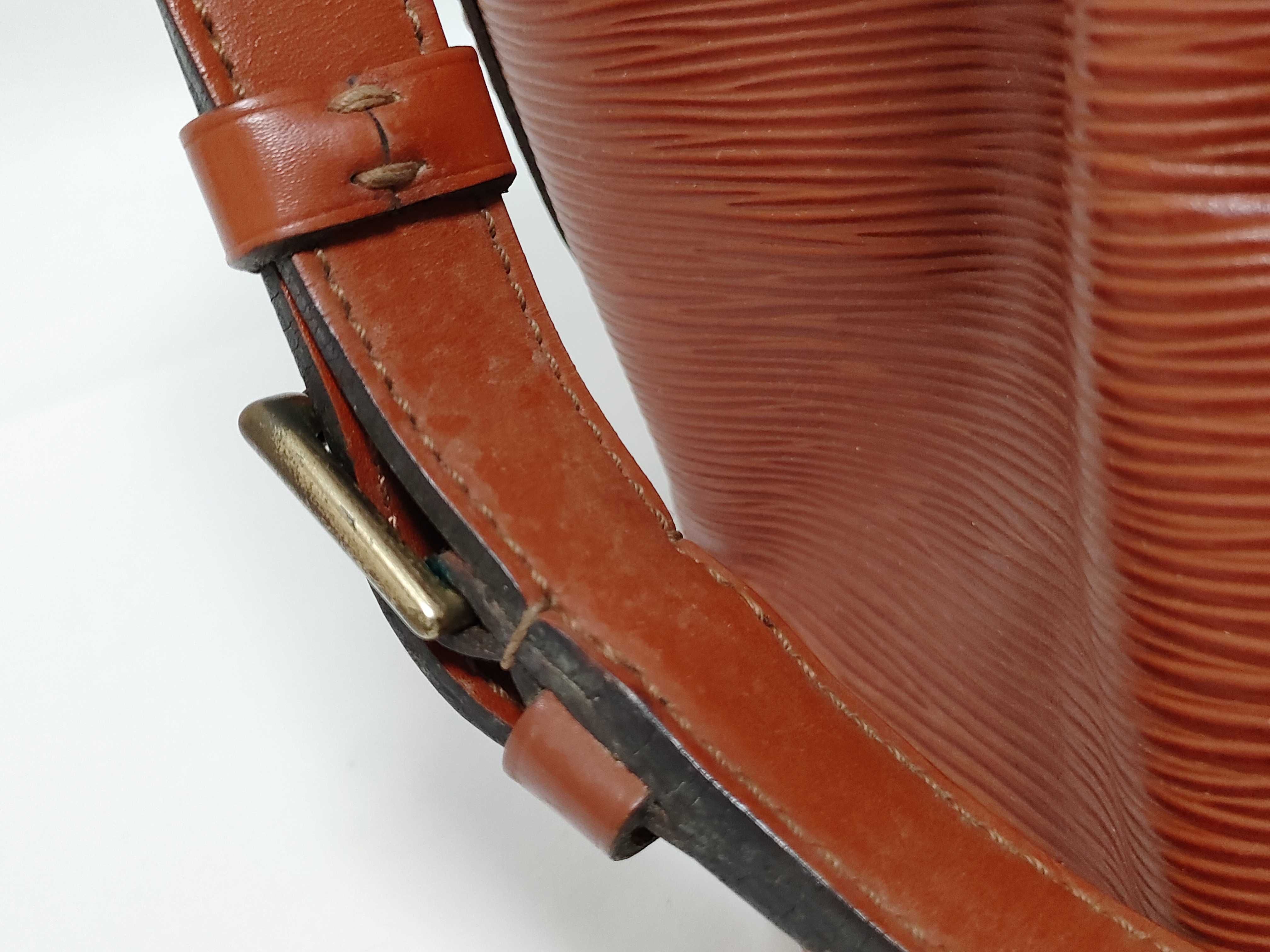 Epi Petit Noé M44103 Brown Shoulder Bag — view 15