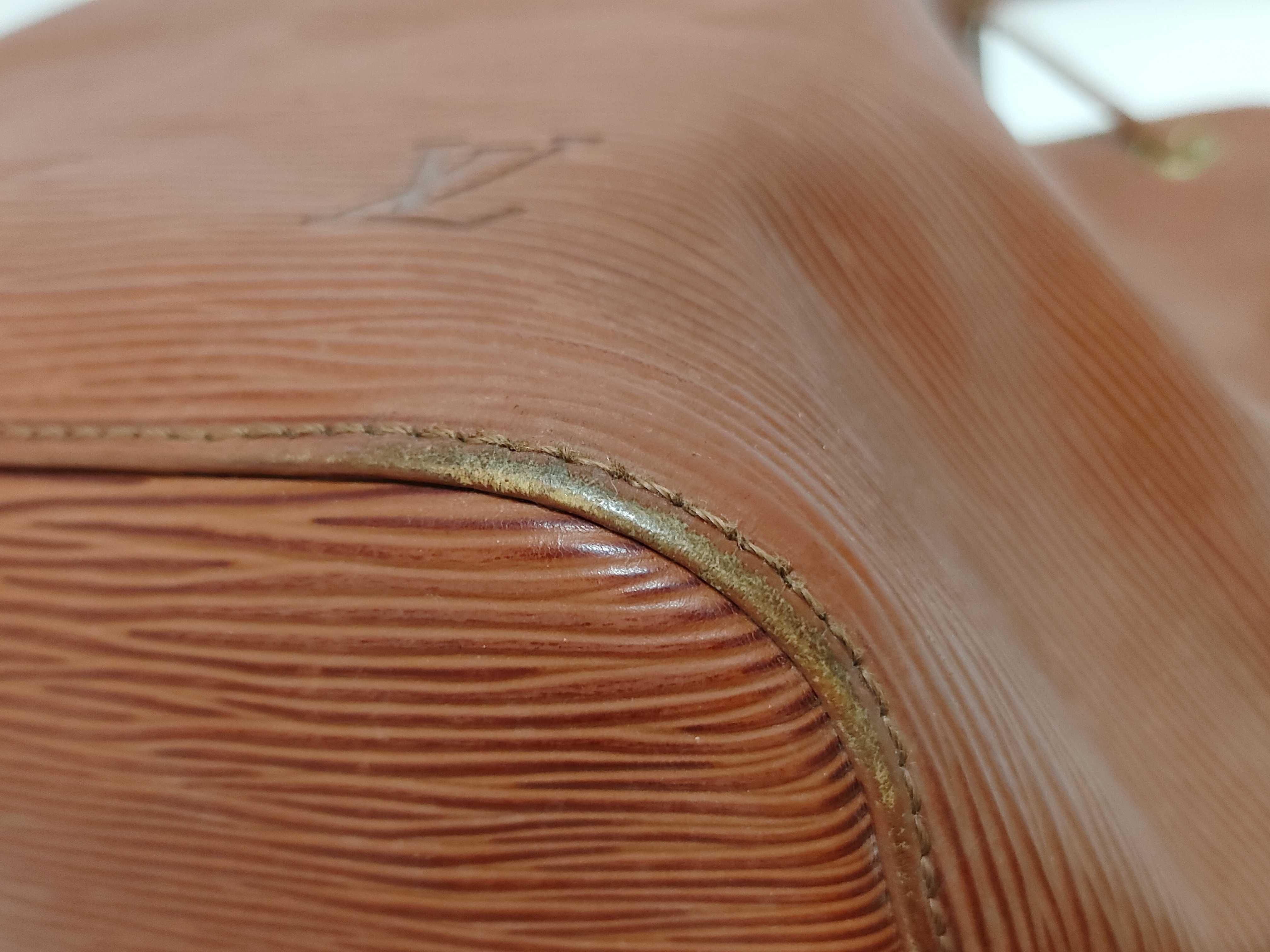 Epi Petit Noé M44103 Brown Shoulder Bag — view 6
