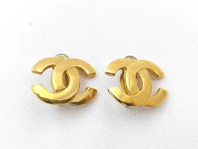 earrings with box, gold Coco Mark 02P.
