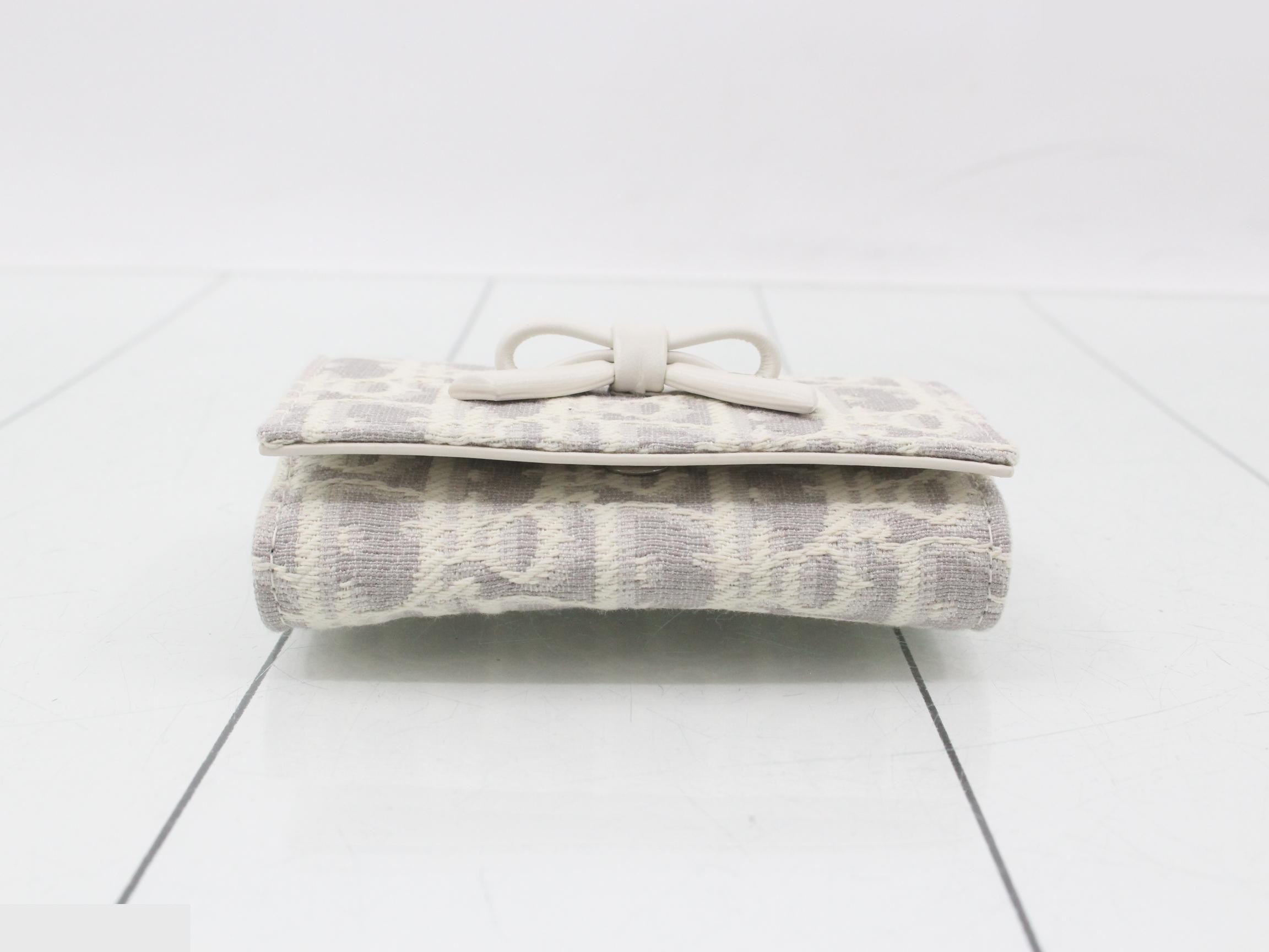 Oblique Promenade Wallet, Unused, Ivory — view 3