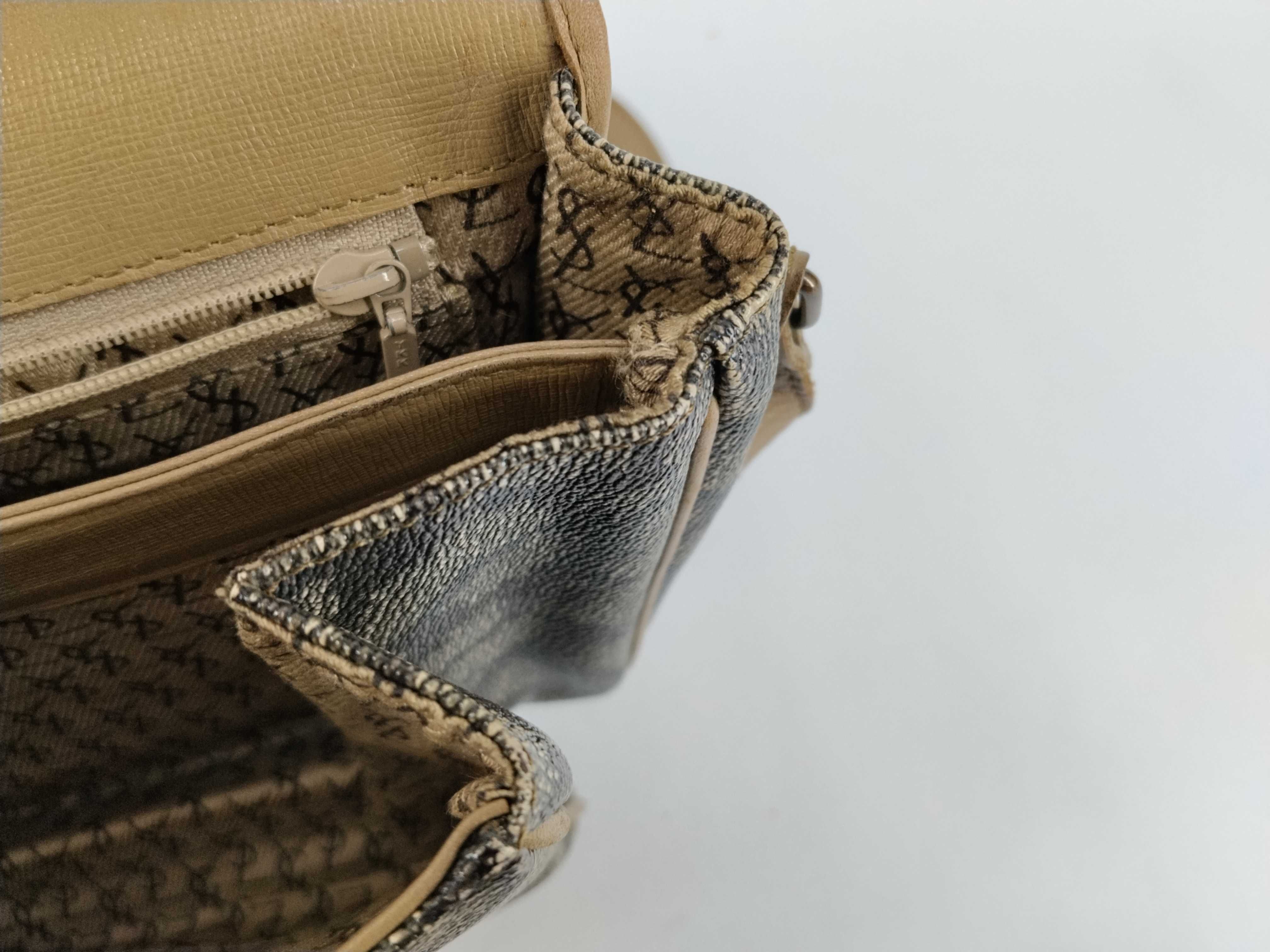 Giraffe Shoulder Bag (Beige) — view 11