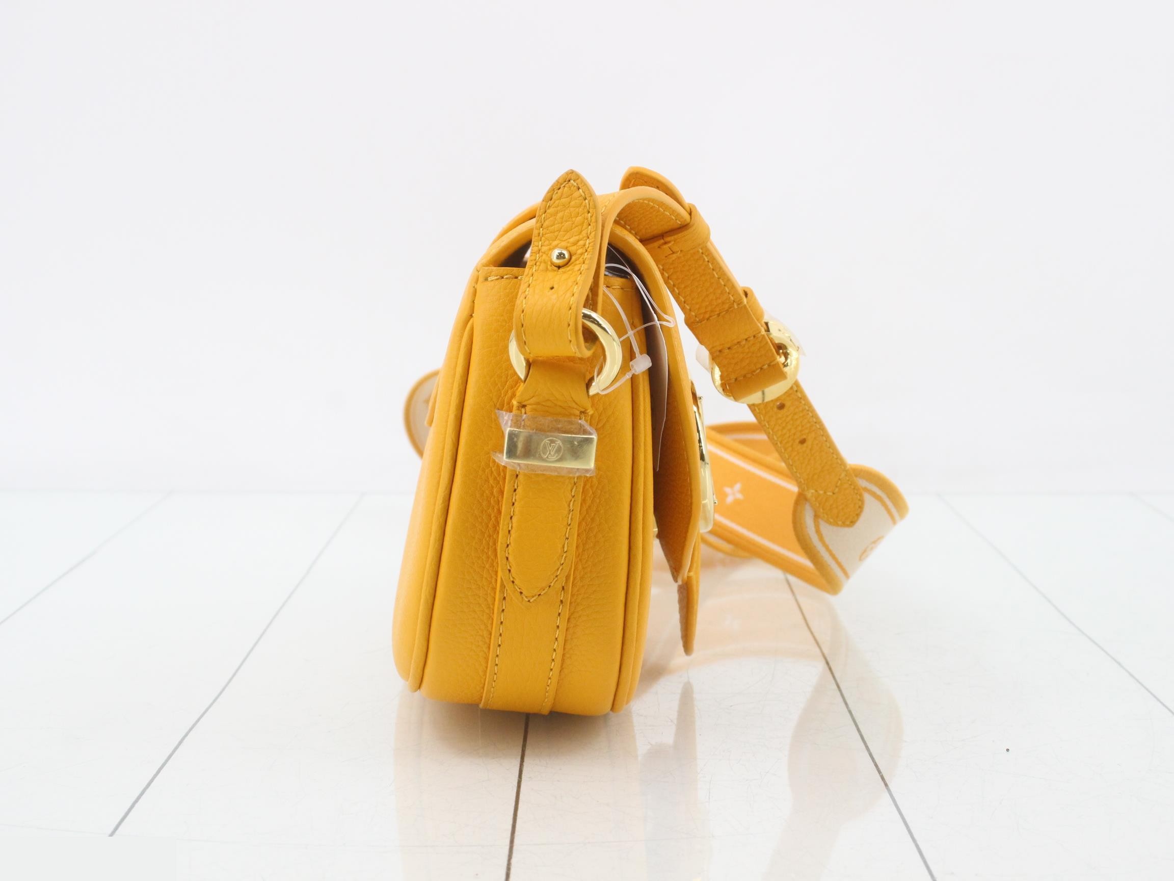 LV Pont Neuf Soft PM Shoulder Bag — view 4
