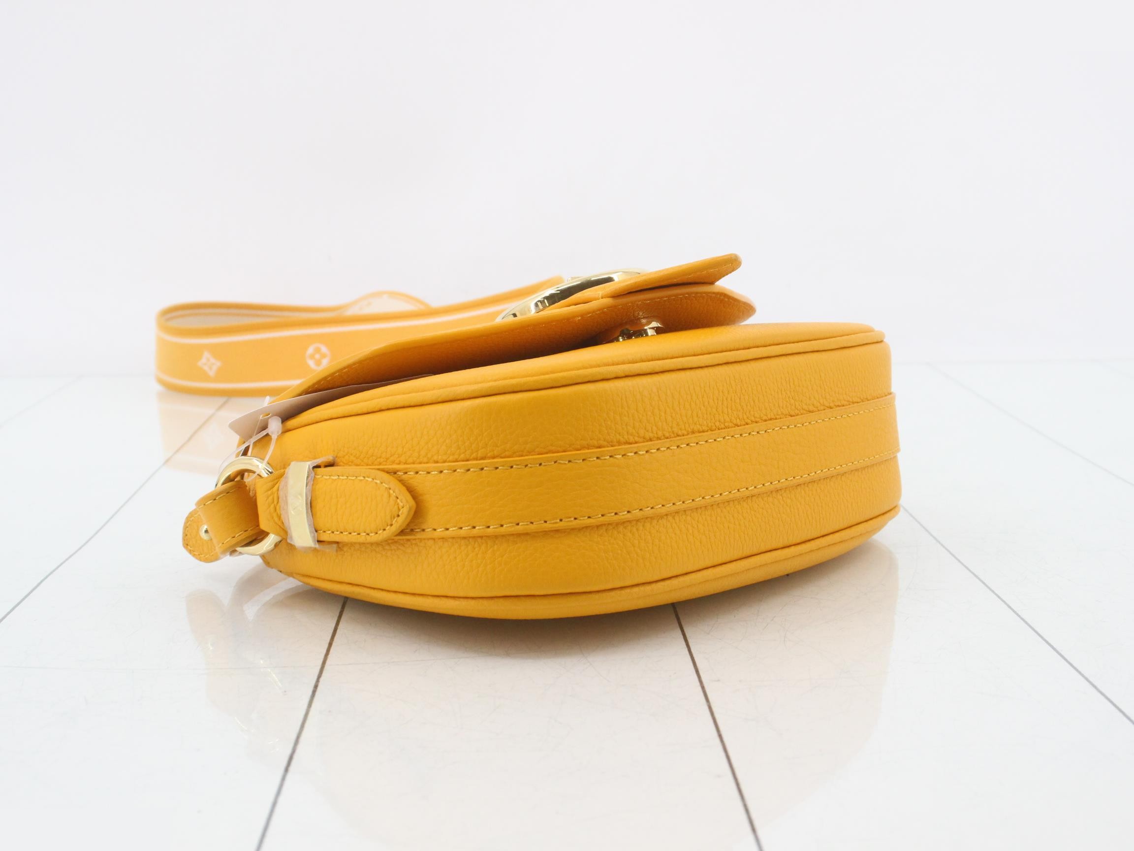 LV Pont Neuf Soft PM Shoulder Bag — view 5