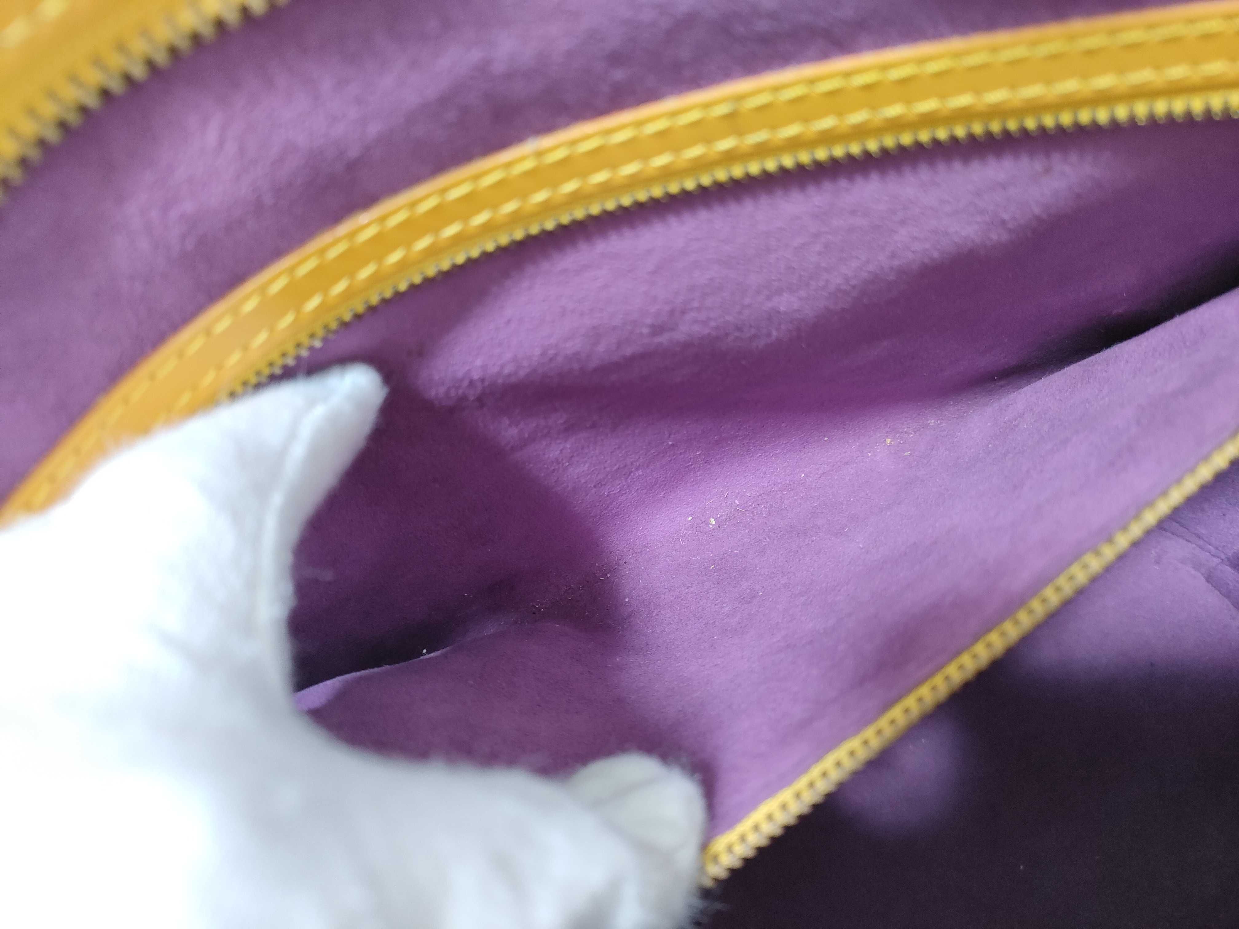 Epi Saint Jacques Yellow Handbag — view 11