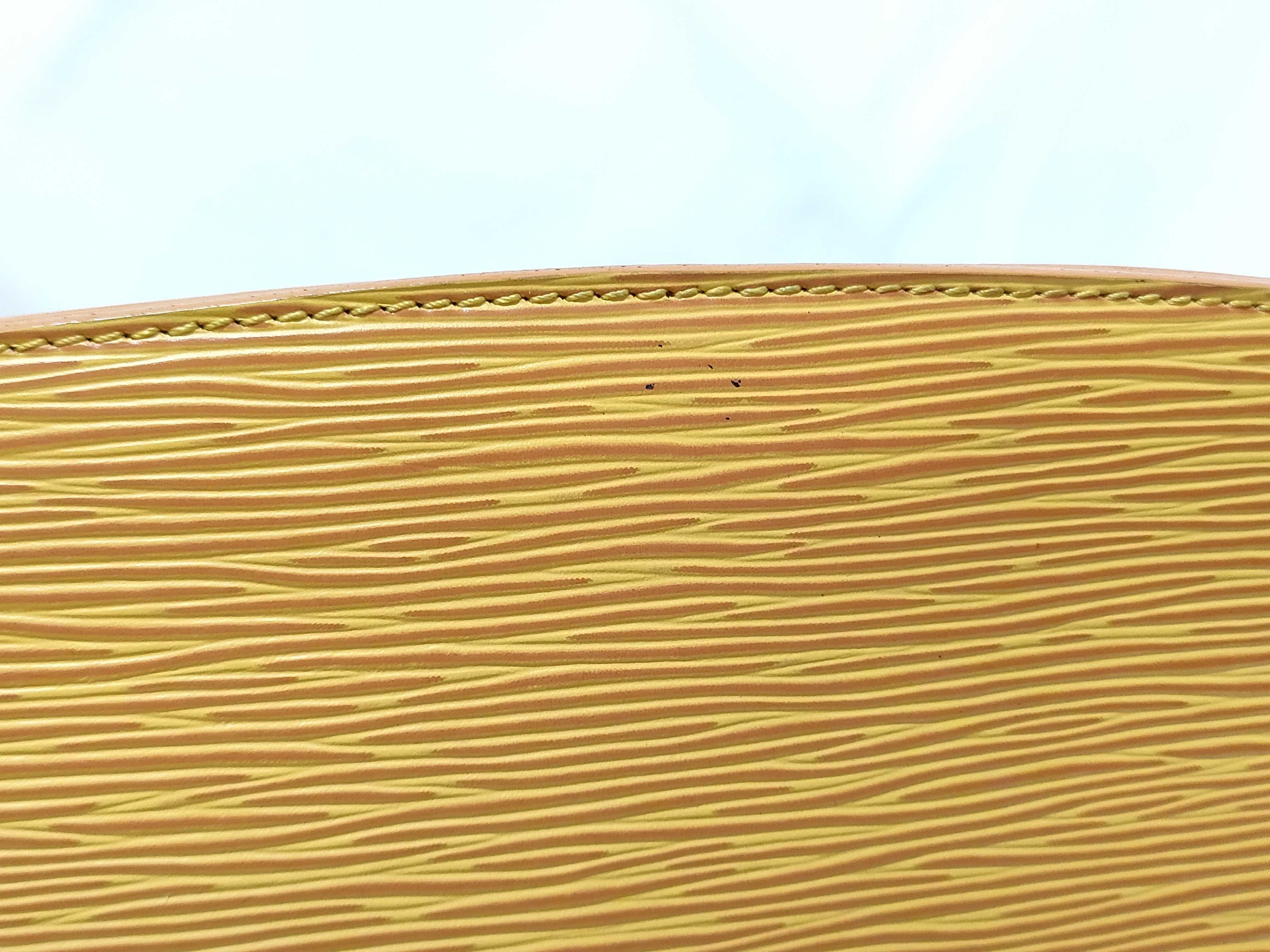 Epi Saint Jacques Yellow Handbag — view 15