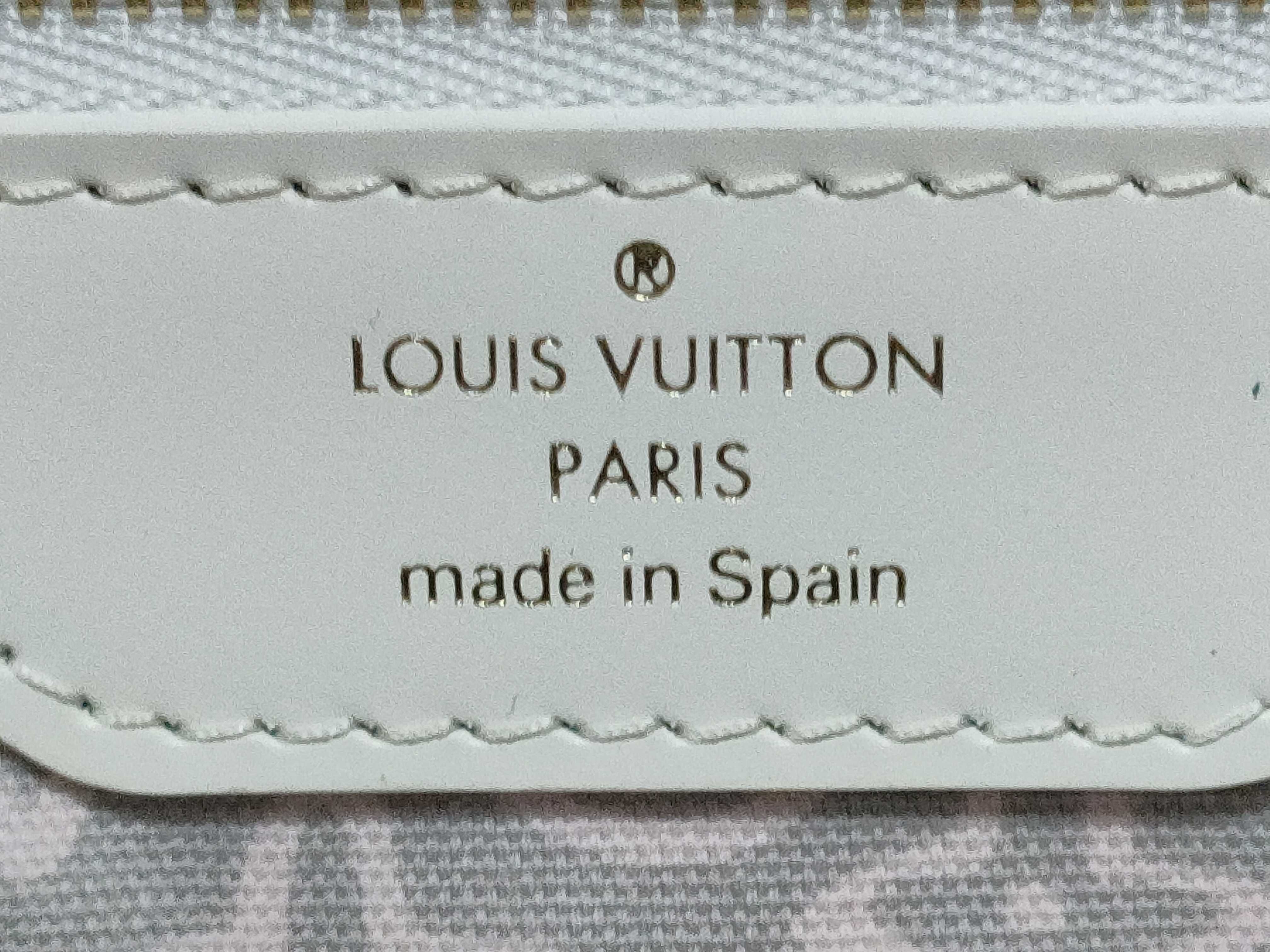 Monogram Vuitton Cruise Line Taïcienne GM M95675 Beige CA0068 Boston Bag — view 10