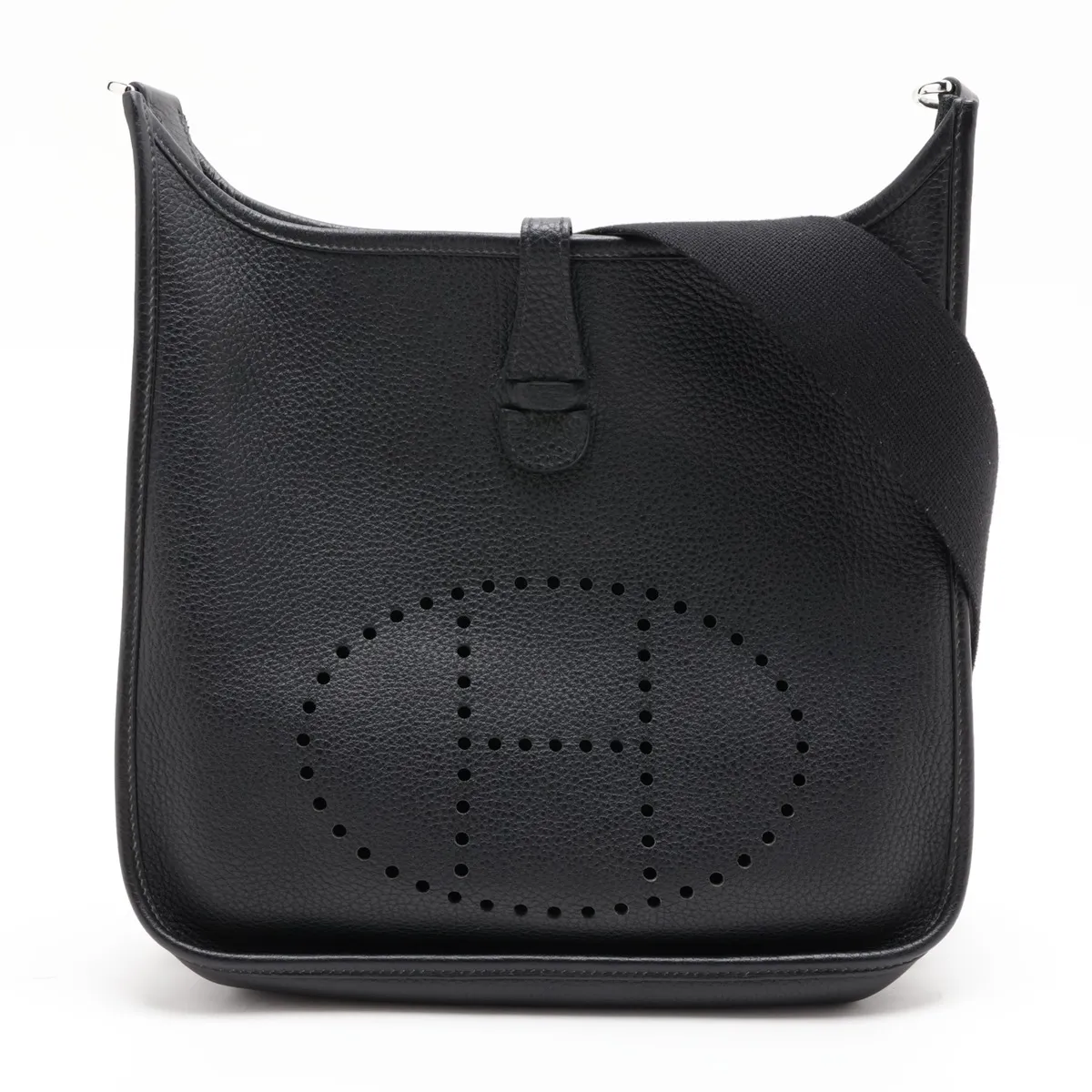 Evelyne 3 29 PM Taurillon Clemence Black Silver Hardware Year: 2020