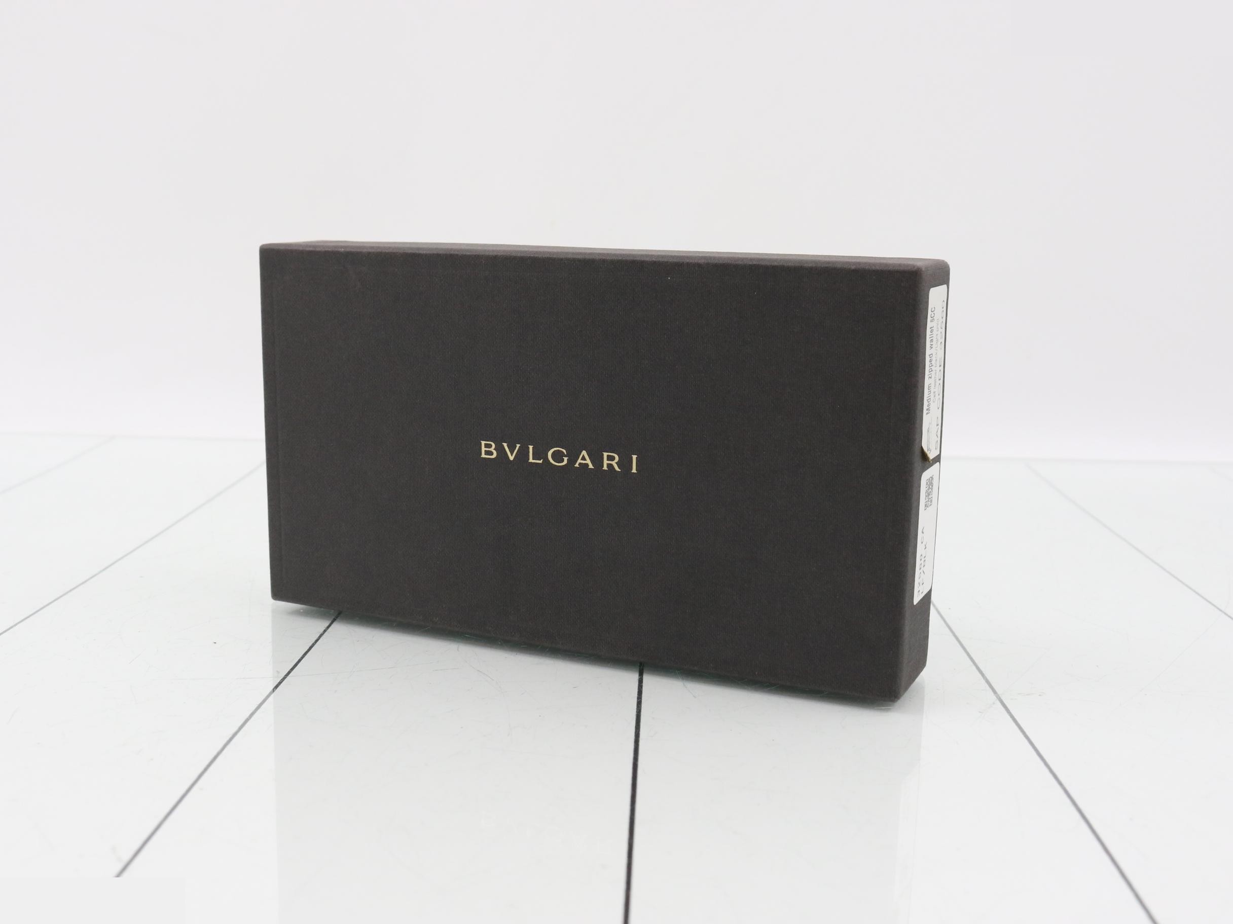 Other lines: Bags and Wallets — view 5