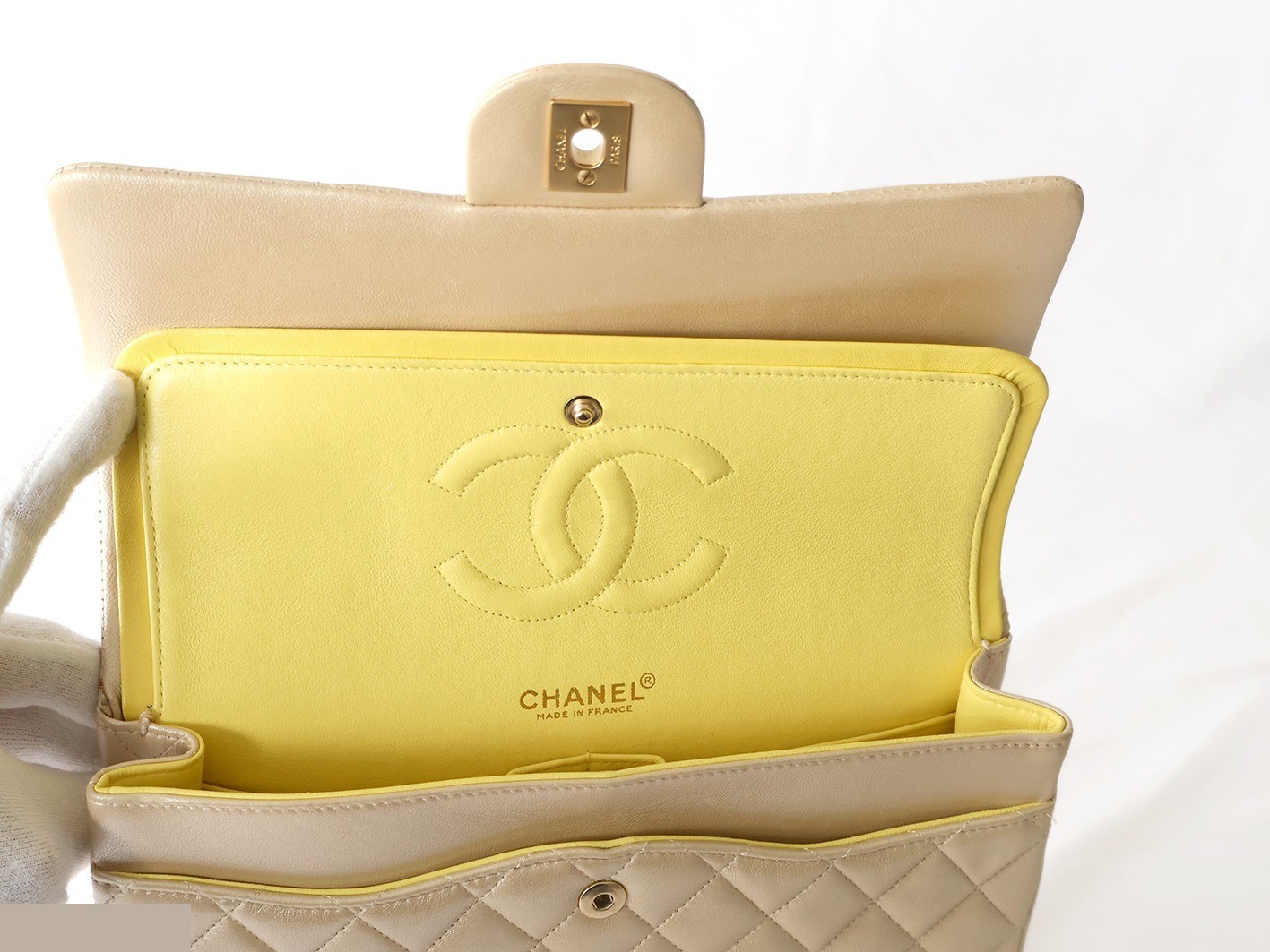 Matelassé 25 Lambskin Double Flap Double Chain Shoulder Bag with Pearl — view 11