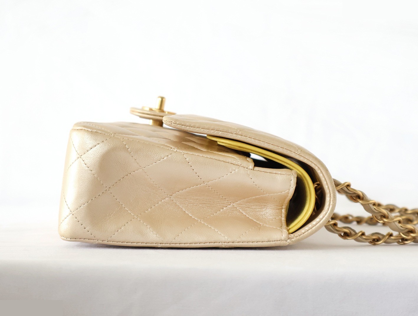 Matelassé 25 Lambskin Double Flap Double Chain Shoulder Bag with Pearl — view 7