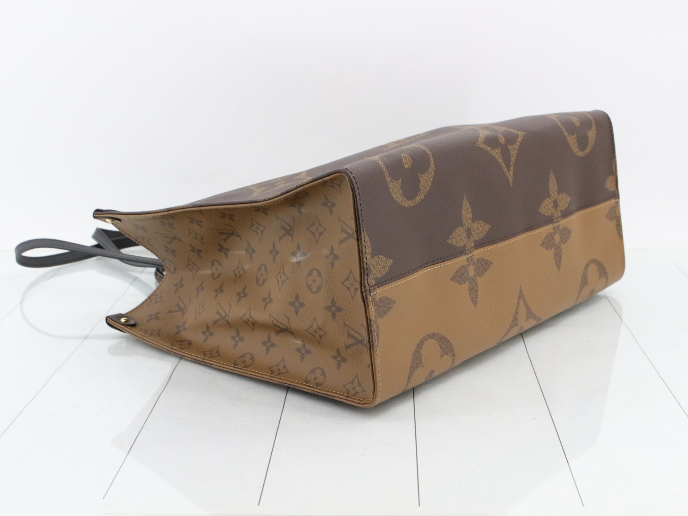 Monogram Giant Reverse OnTheGo GM 2-Way Tote Bag — view 5