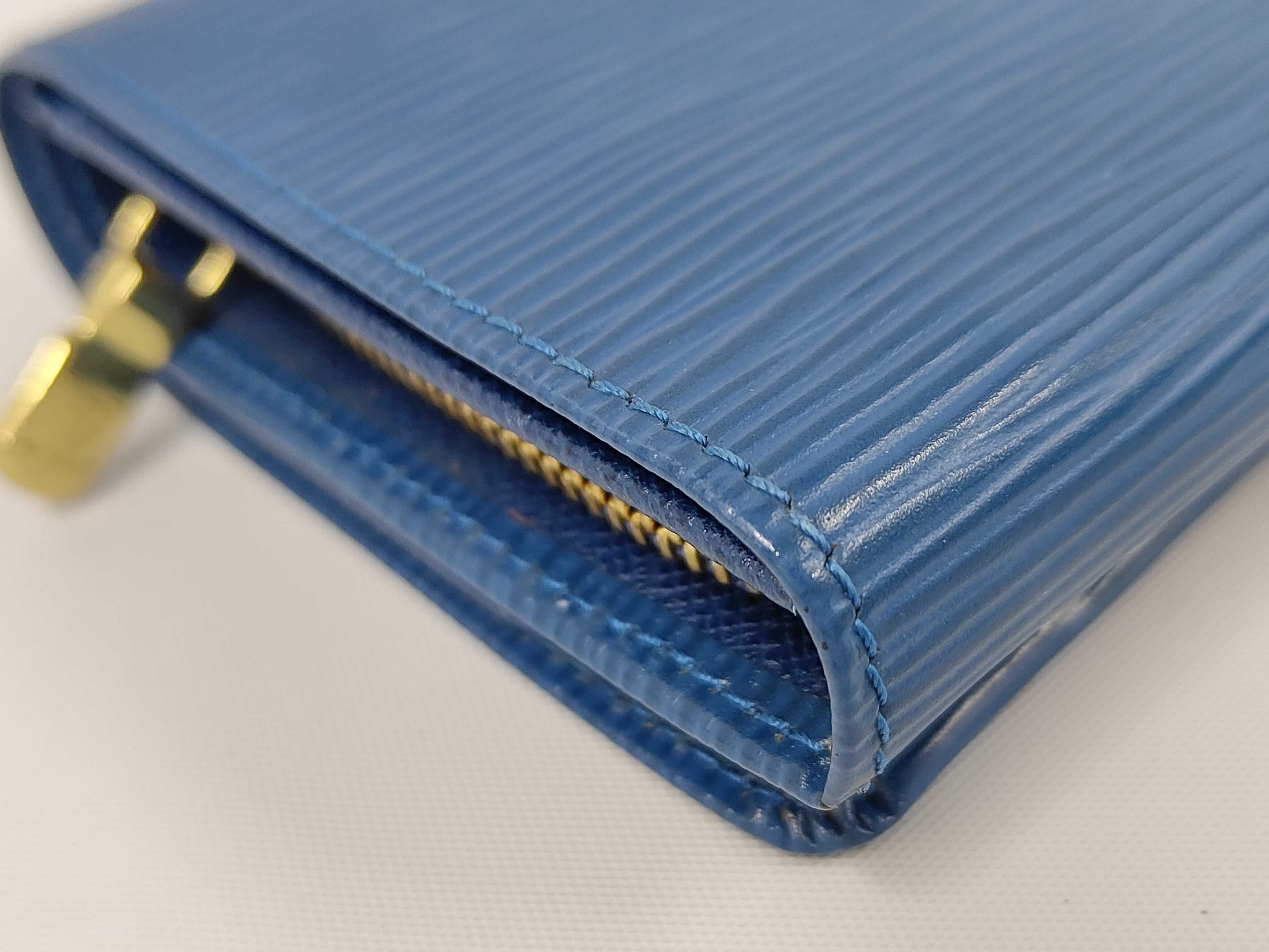wallet — view 3