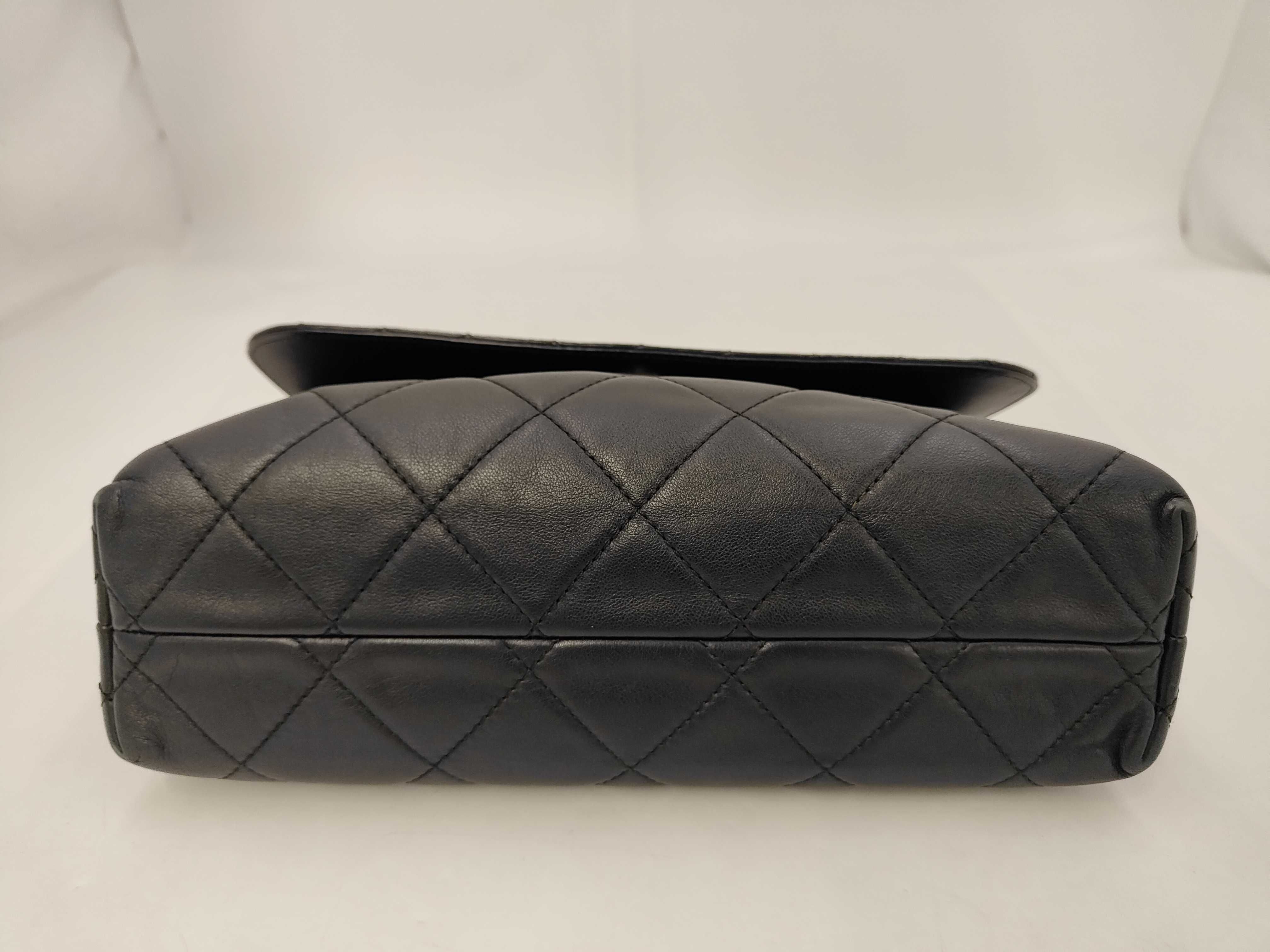 Matelassé Double Chain Shoulder Bag, Lambskin, Black, Silver Hardware, 15828133, Seal, 32x23x9cm, Shoulder Strap Approx. 60-100cm, Shoulder Bag — view 3