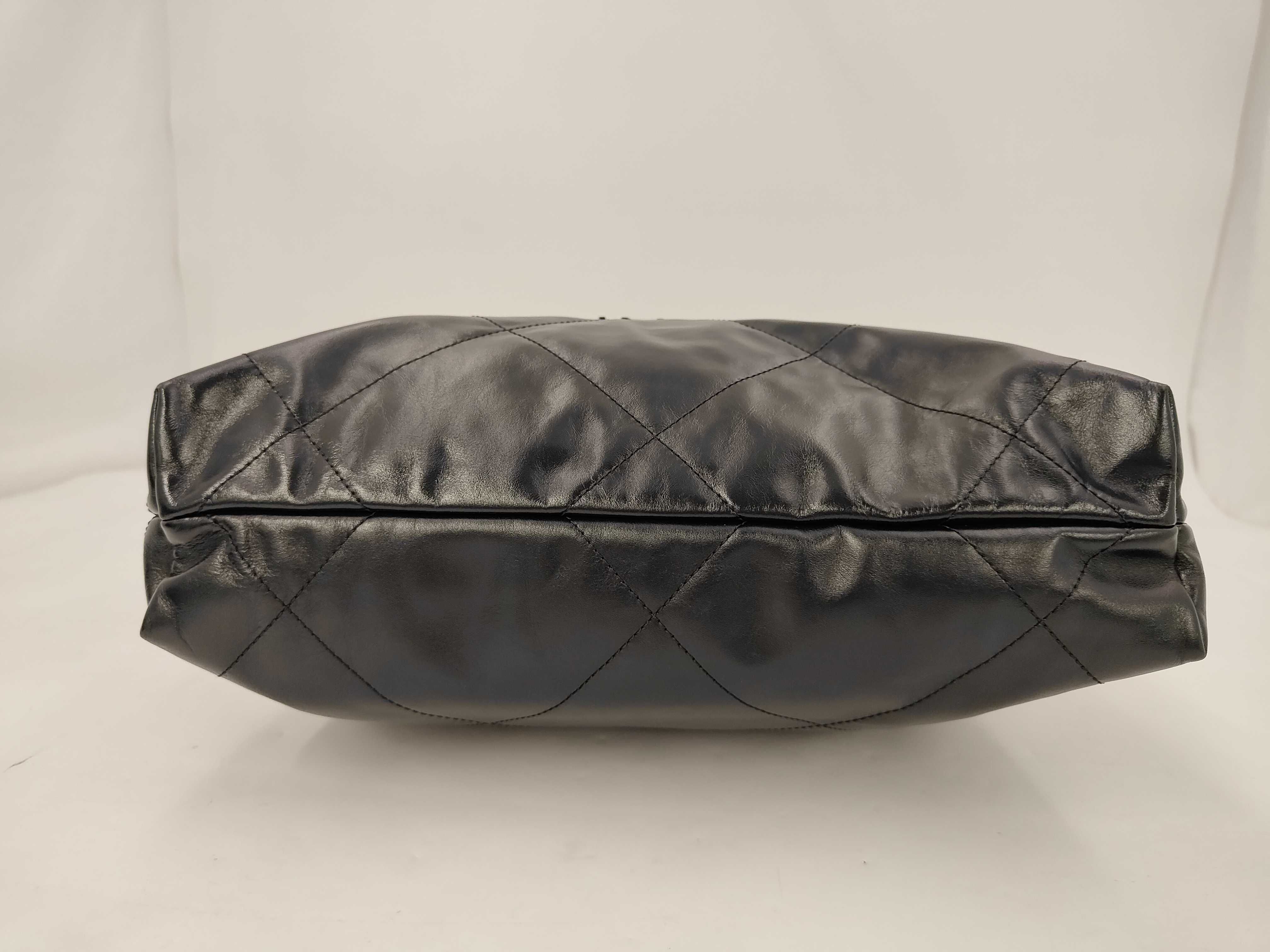 22 black shoulder bag — view 3