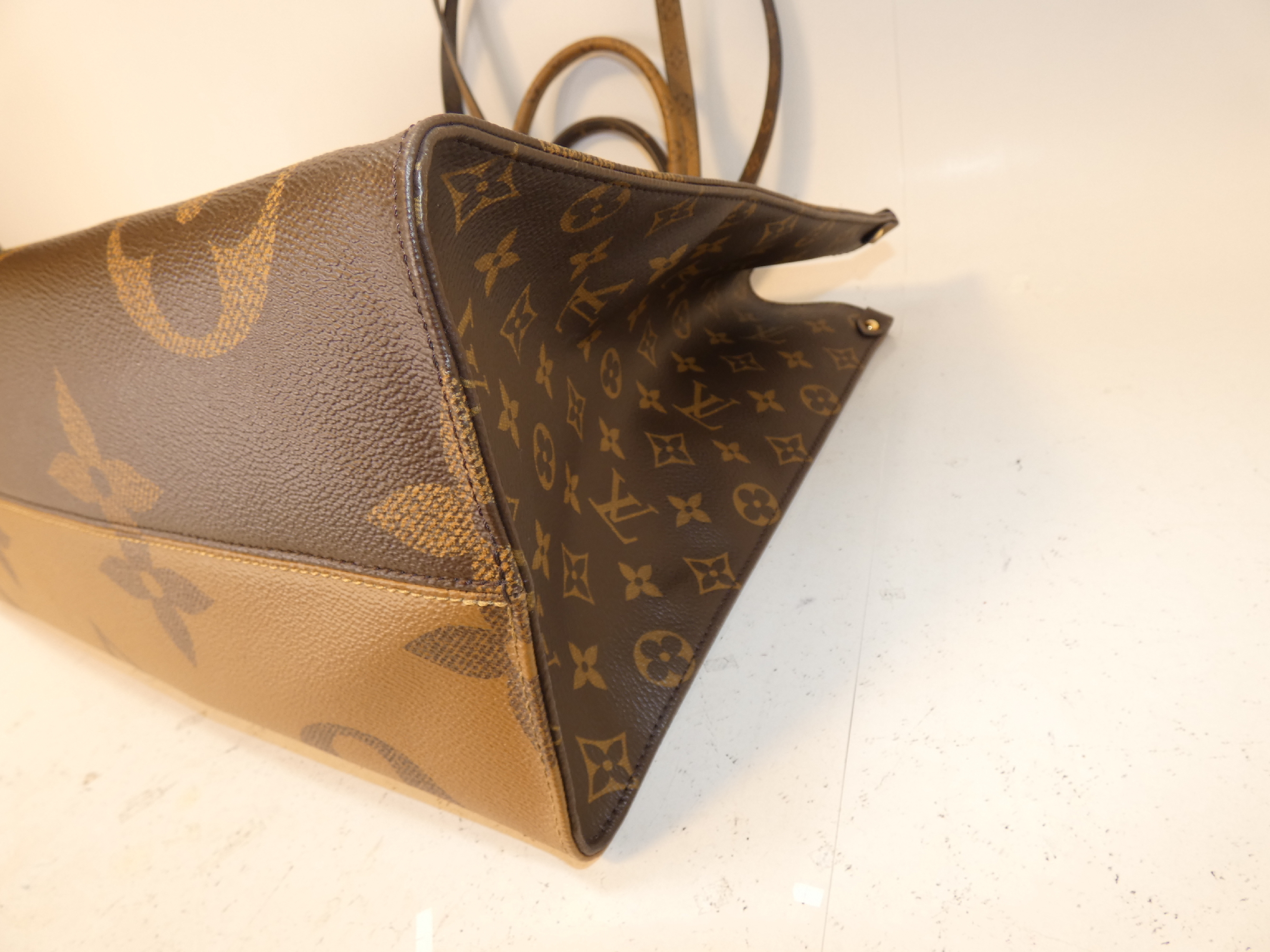 OnTheGo GM Monogram Giant Reverse Hand Shoulder Handbag — view 8