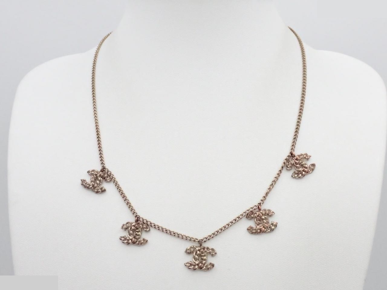 Five-strand Coco Mark necklace, chain approximately 44cm long. — view 3