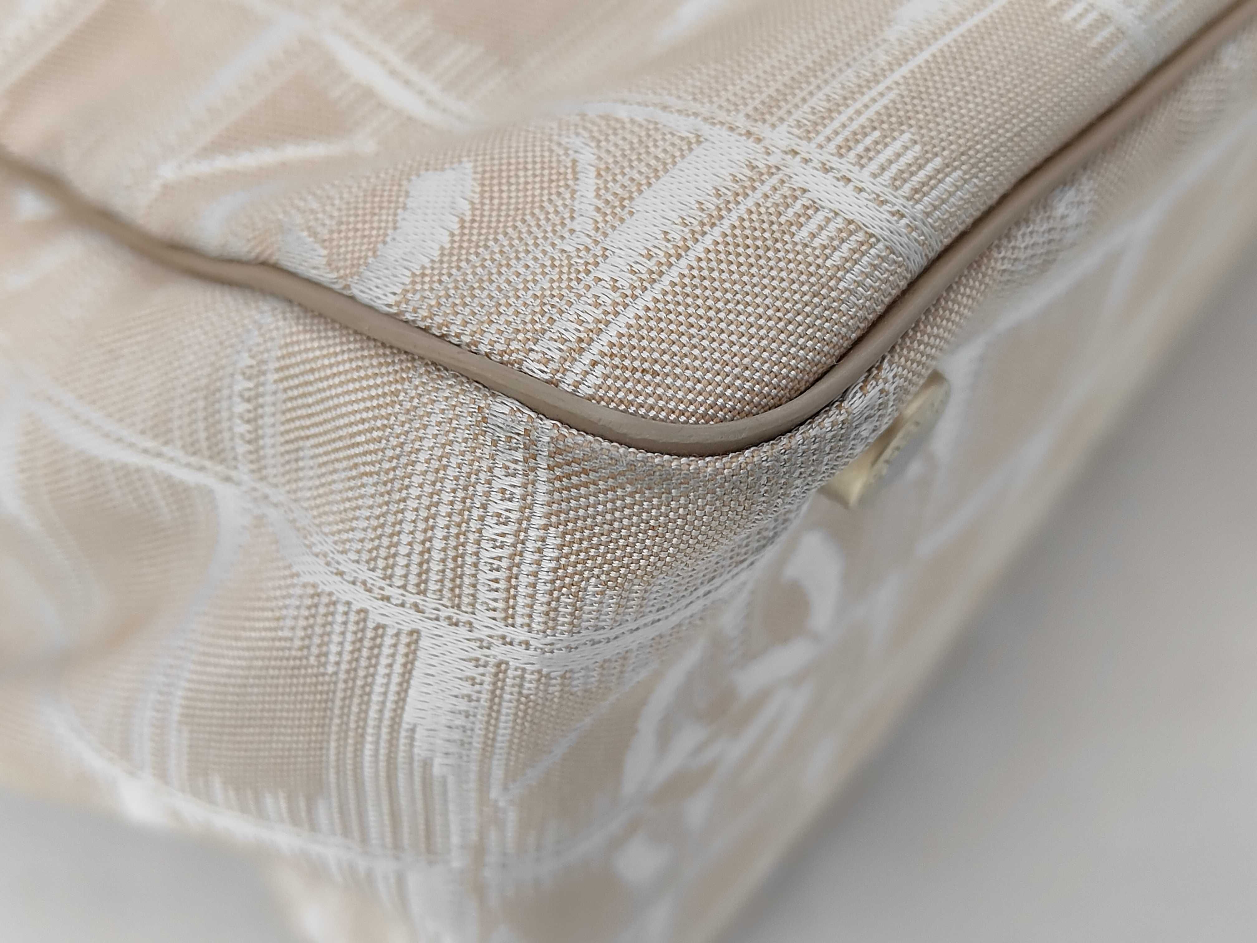 New Travel Line Tote Bag MM Tote Bag — view 3