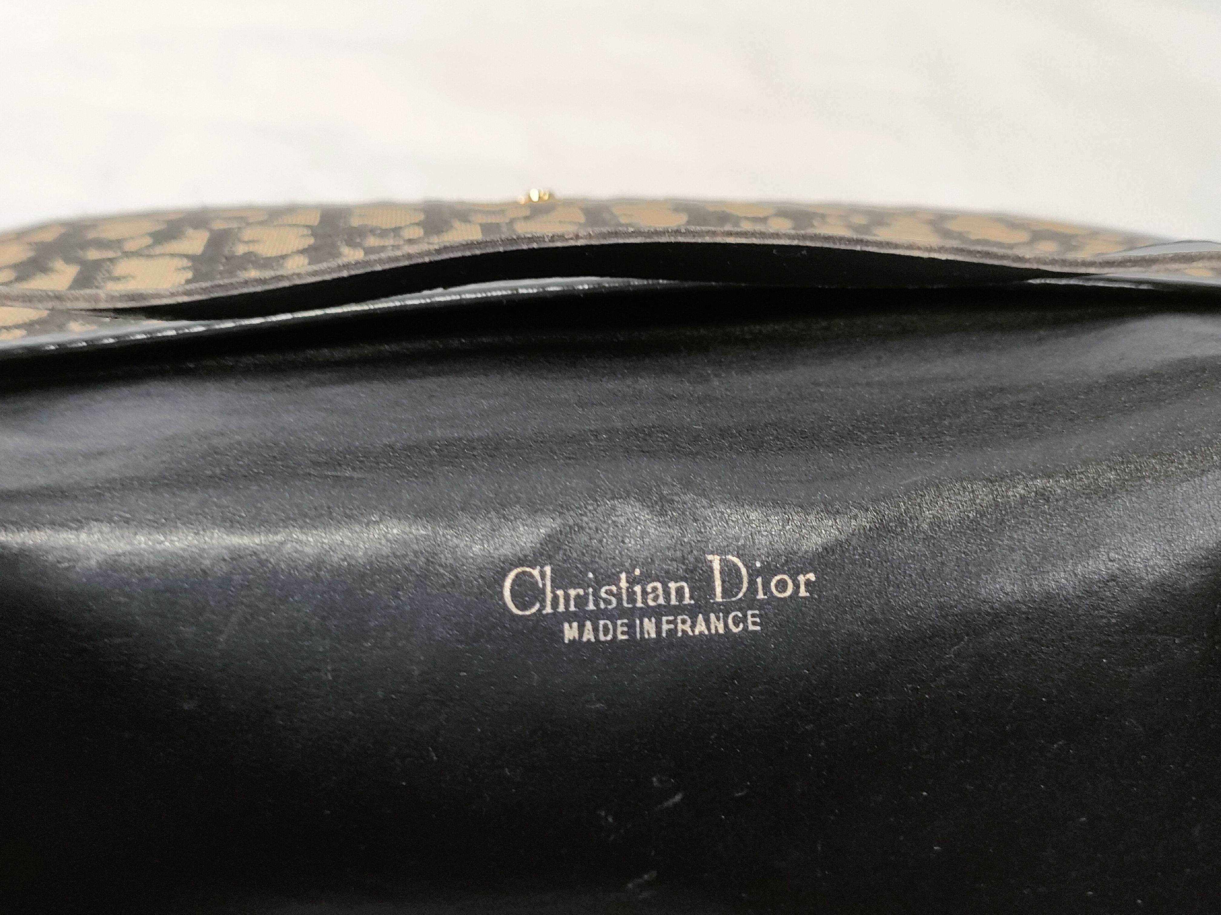 Trotter Vintage Chain Shoulder Bag — view 11