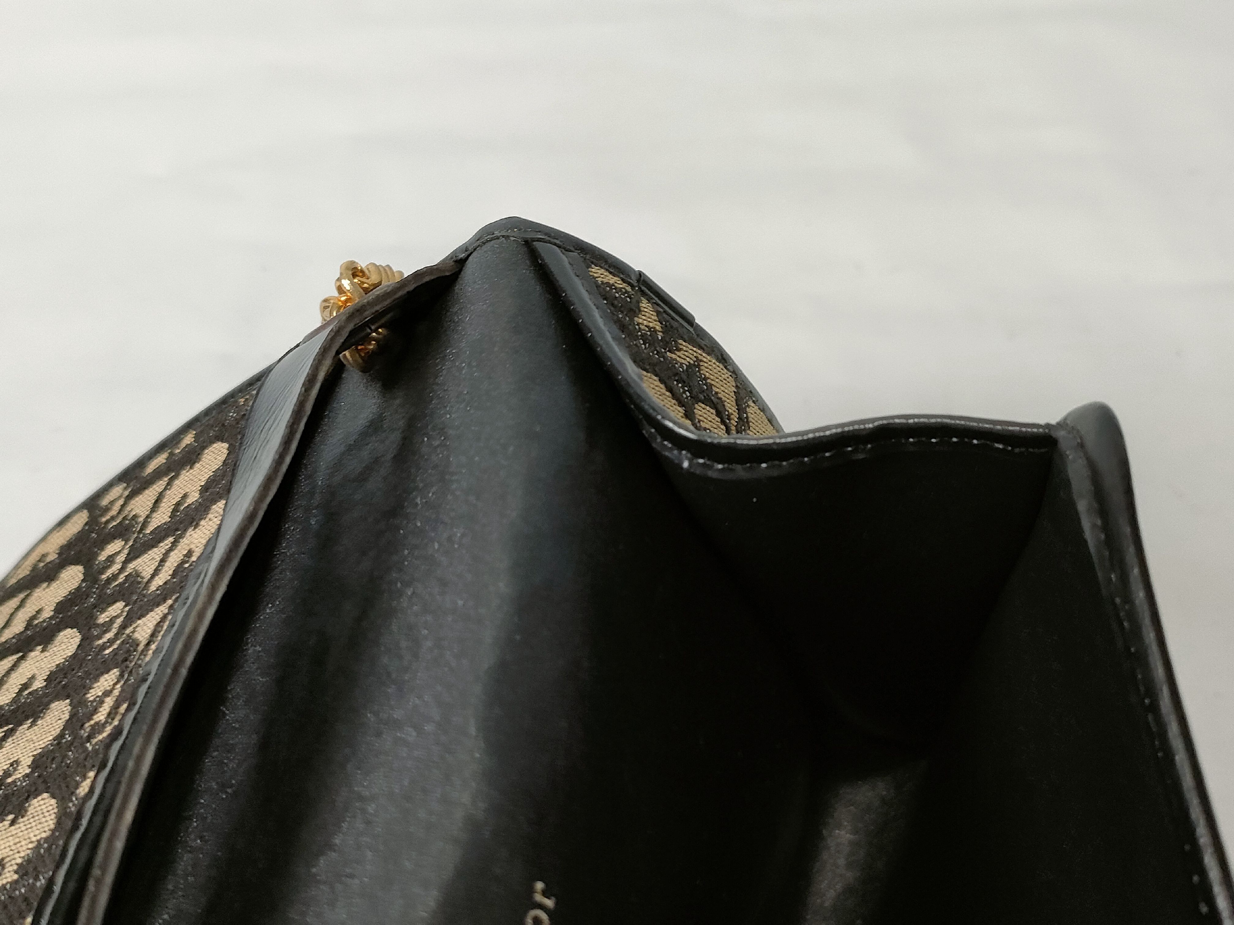 Trotter Vintage Chain Shoulder Bag — view 12
