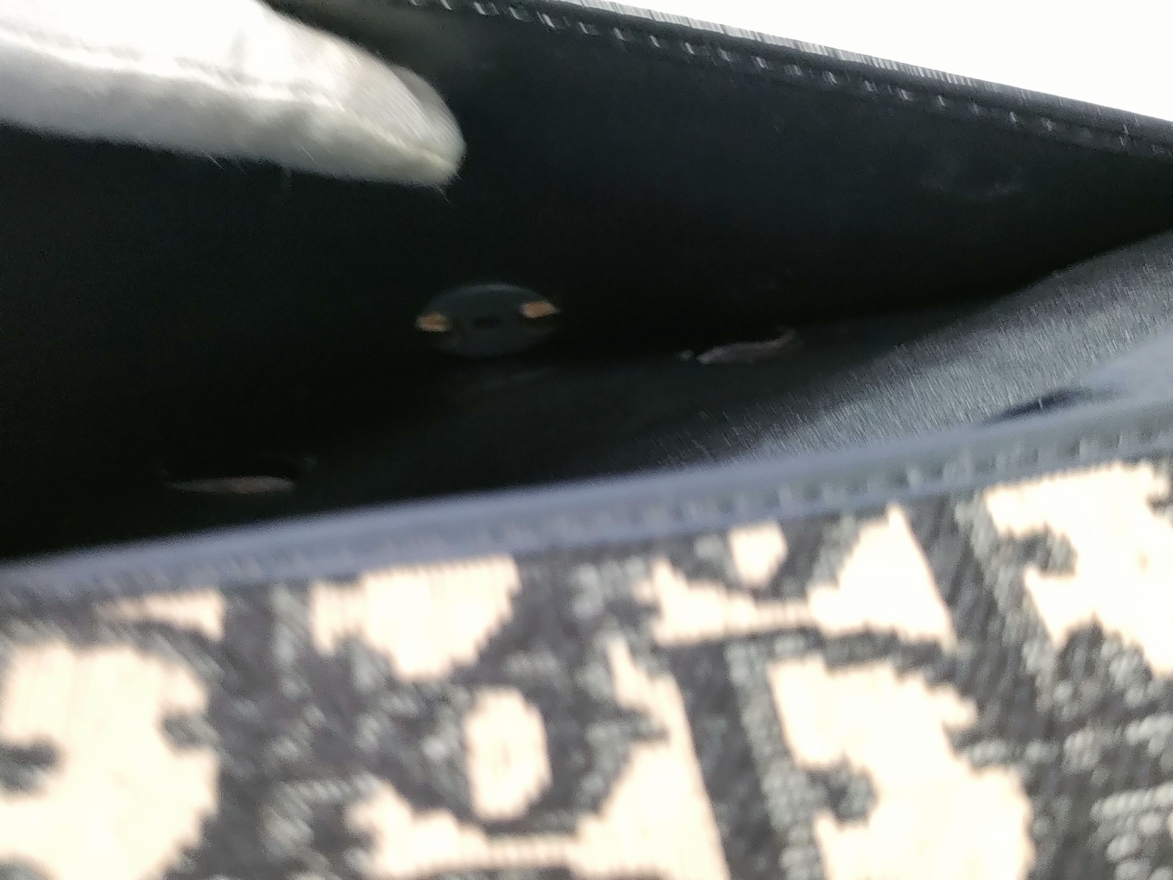 Trotter Vintage Chain Shoulder Bag — view 13