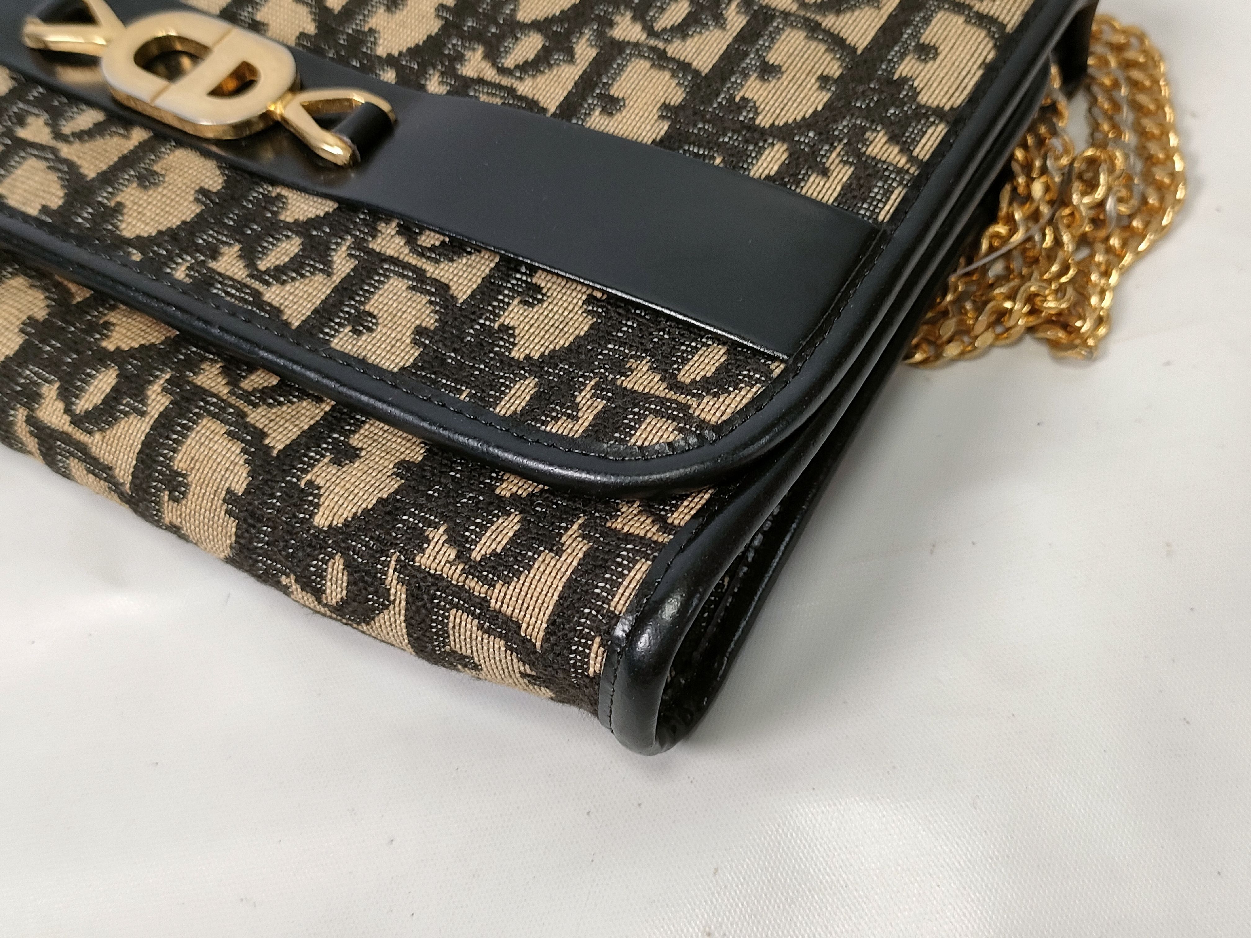 Trotter Vintage Chain Shoulder Bag — view 6
