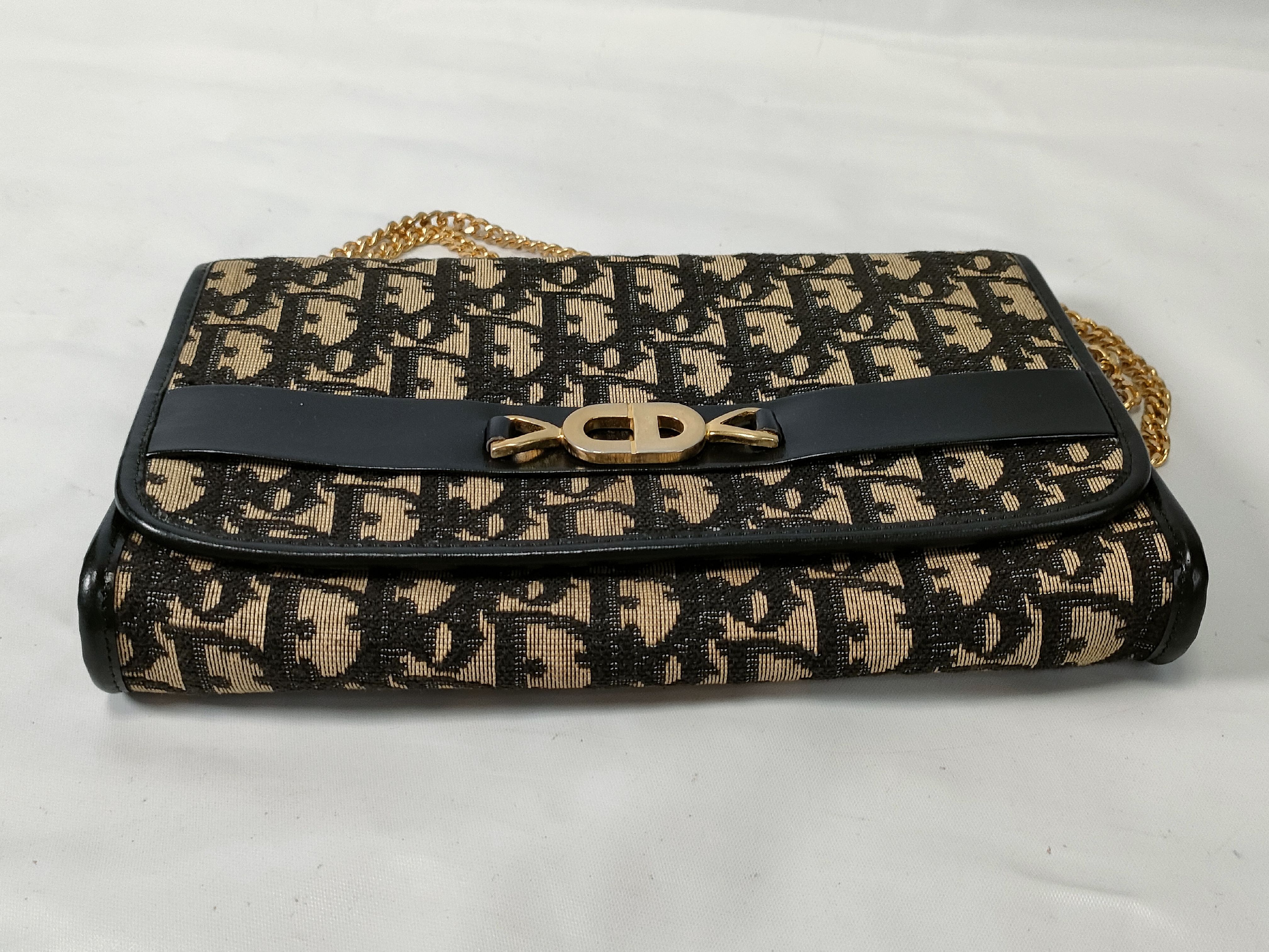 Trotter Vintage Chain Shoulder Bag — view 7