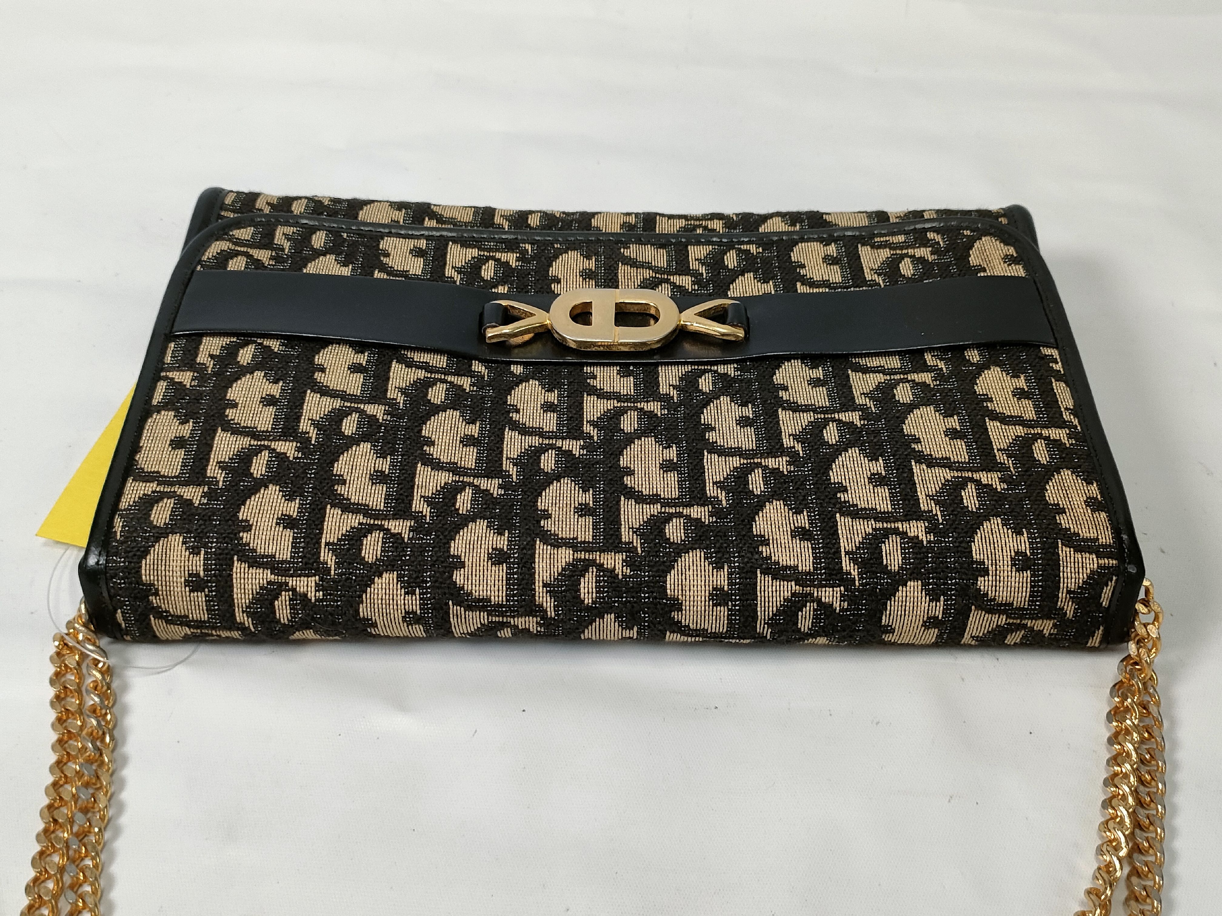 Trotter Vintage Chain Shoulder Bag — view 8