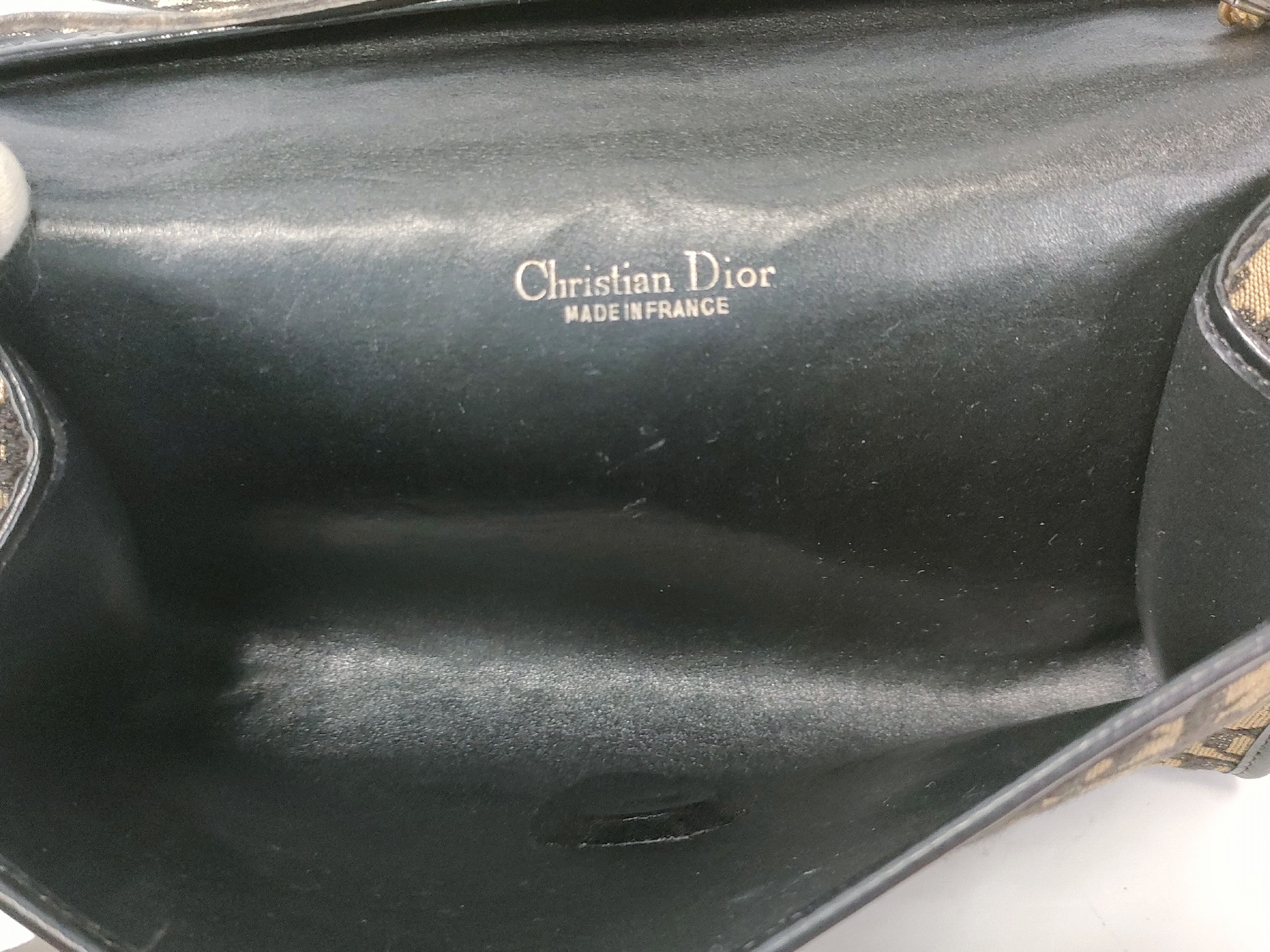 Trotter Vintage Chain Shoulder Bag — view 10