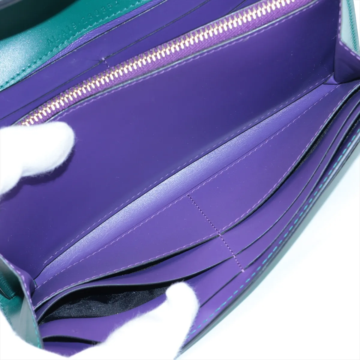 Serpenti Leather Long Wallet Green — view 6