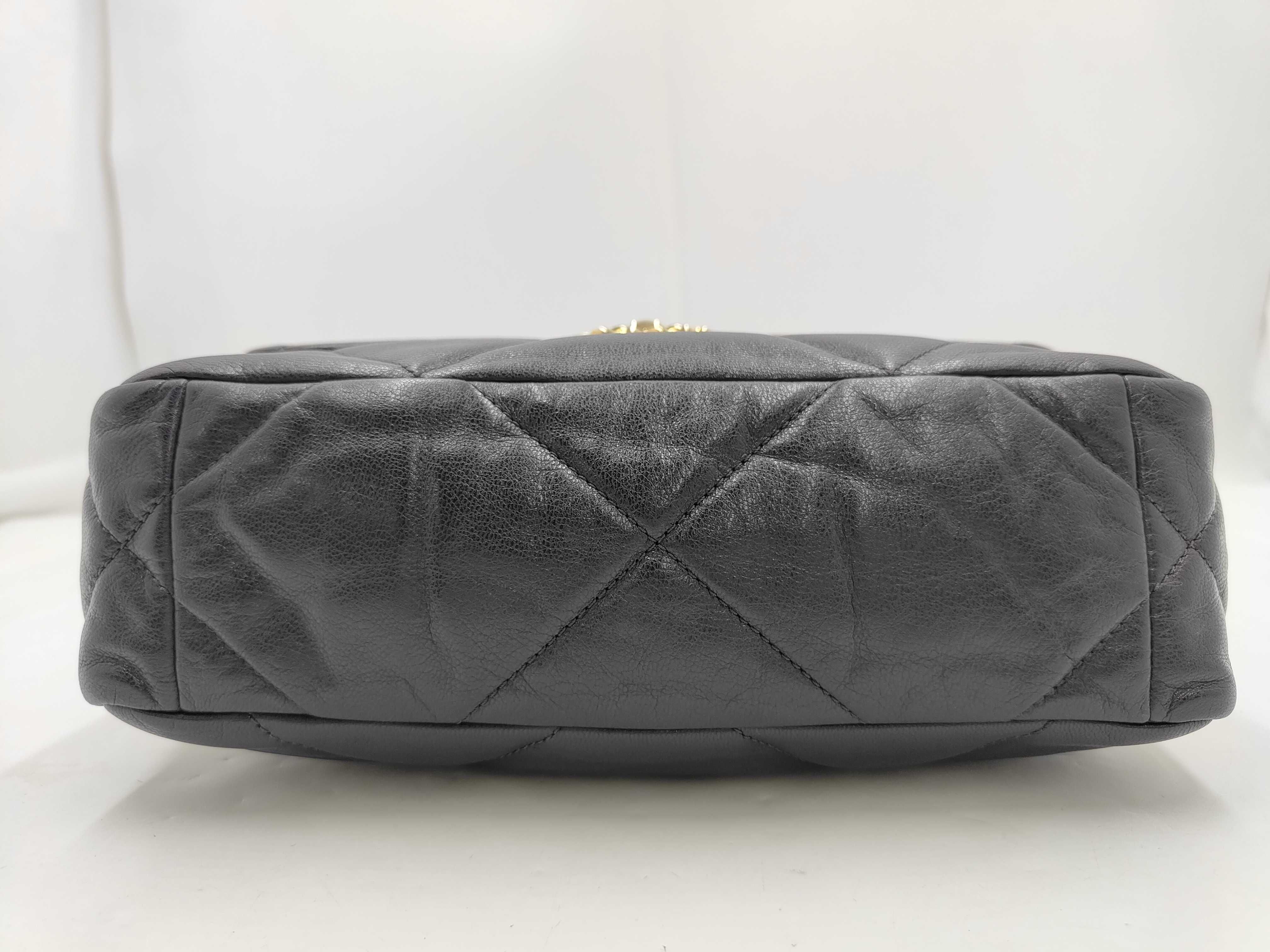 19 Lambskin Purple GP Shoulder Bag — view 3