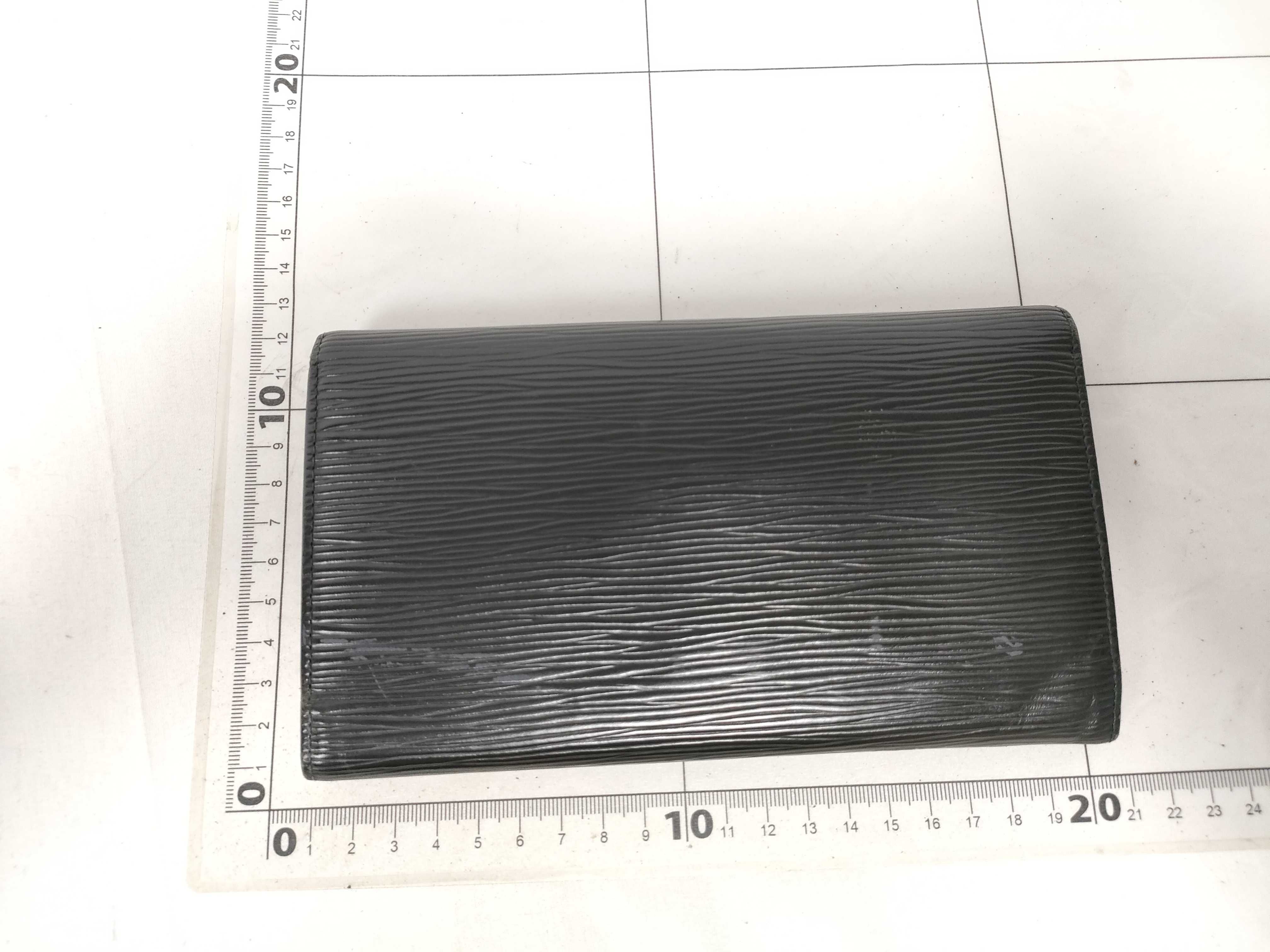 Epi Louis Vuitton Epi Portefeuille Tresor International Wallet M63384 — view 2