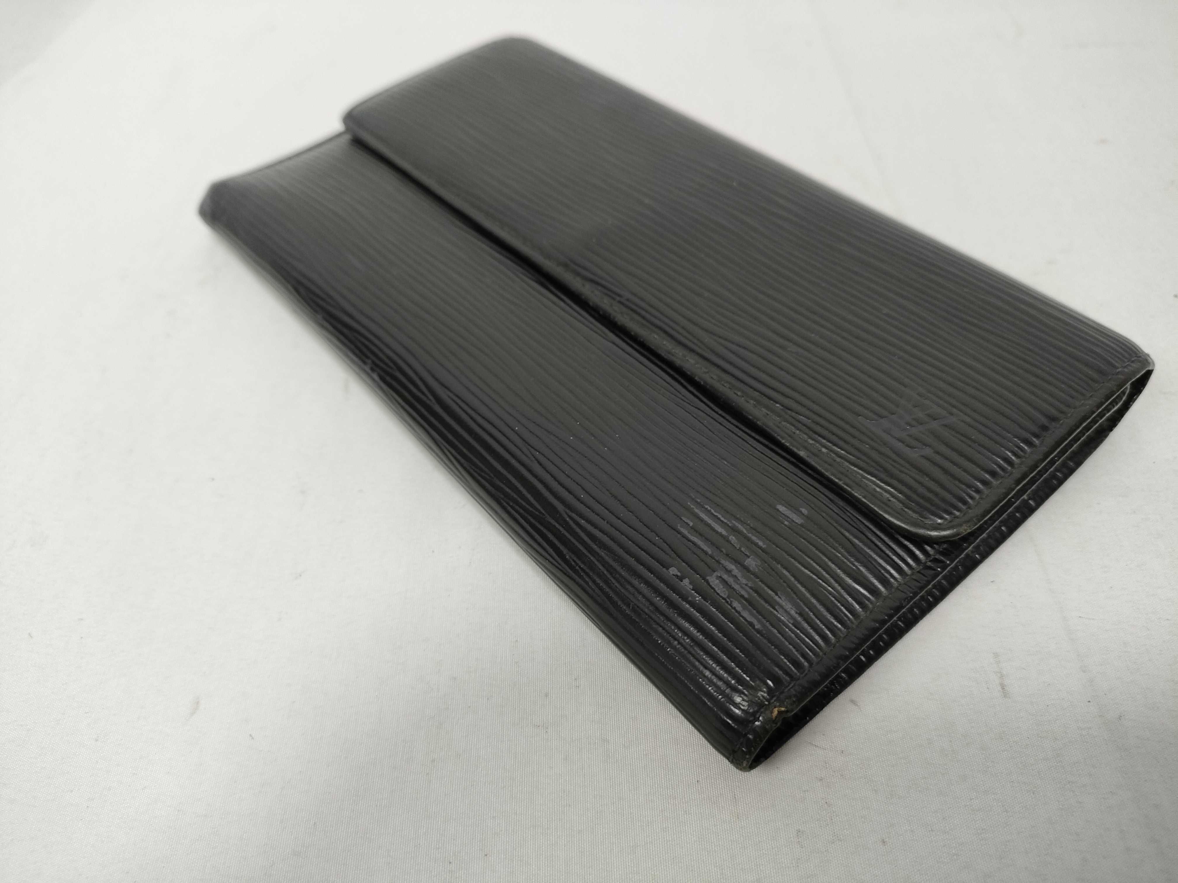 Epi Louis Vuitton Epi Portefeuille Tresor International Wallet M63384 — view 4