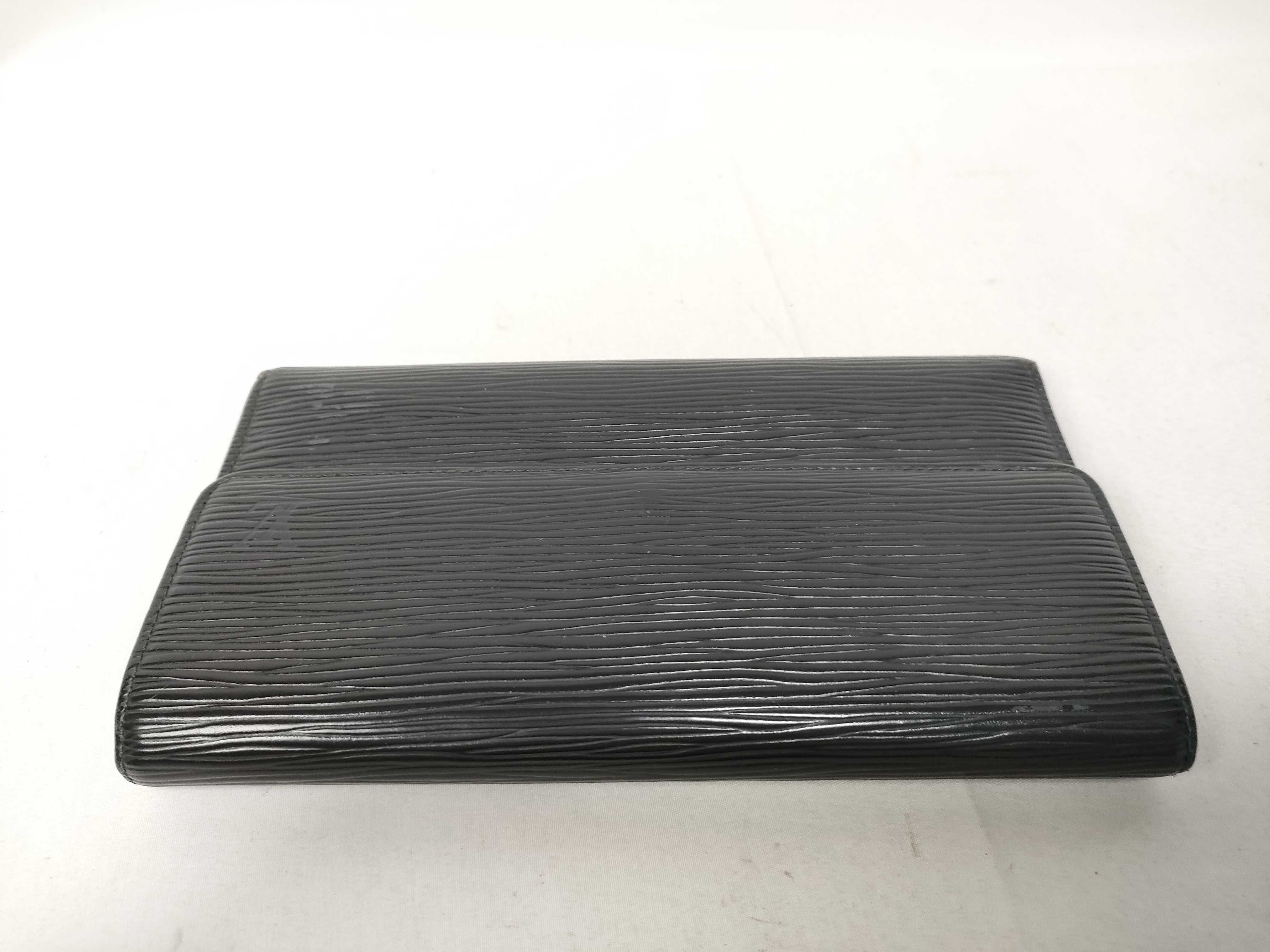 Epi Louis Vuitton Epi Portefeuille Tresor International Wallet M63384 — view 8
