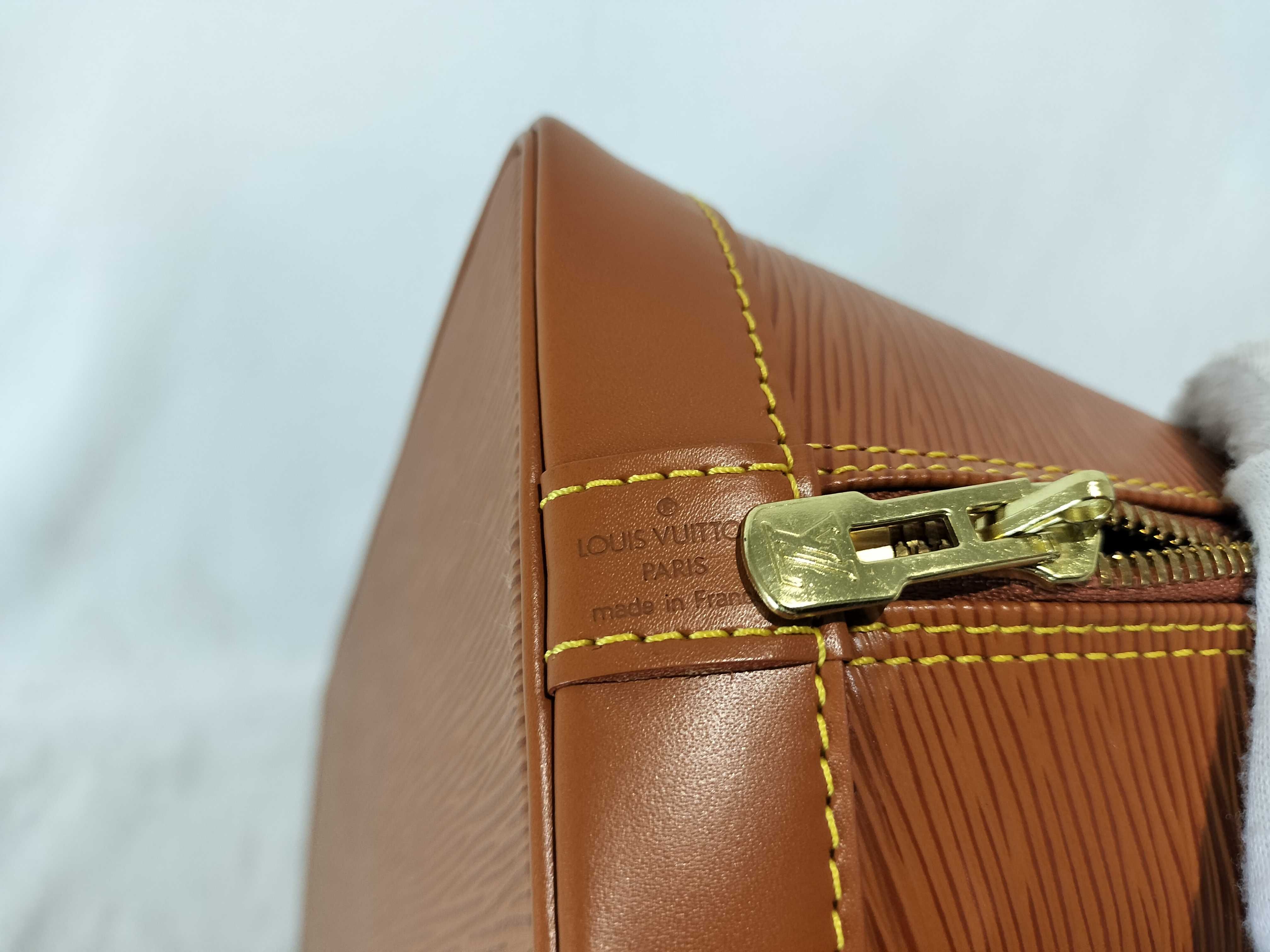 Epi Alma MM Handbag — view 13