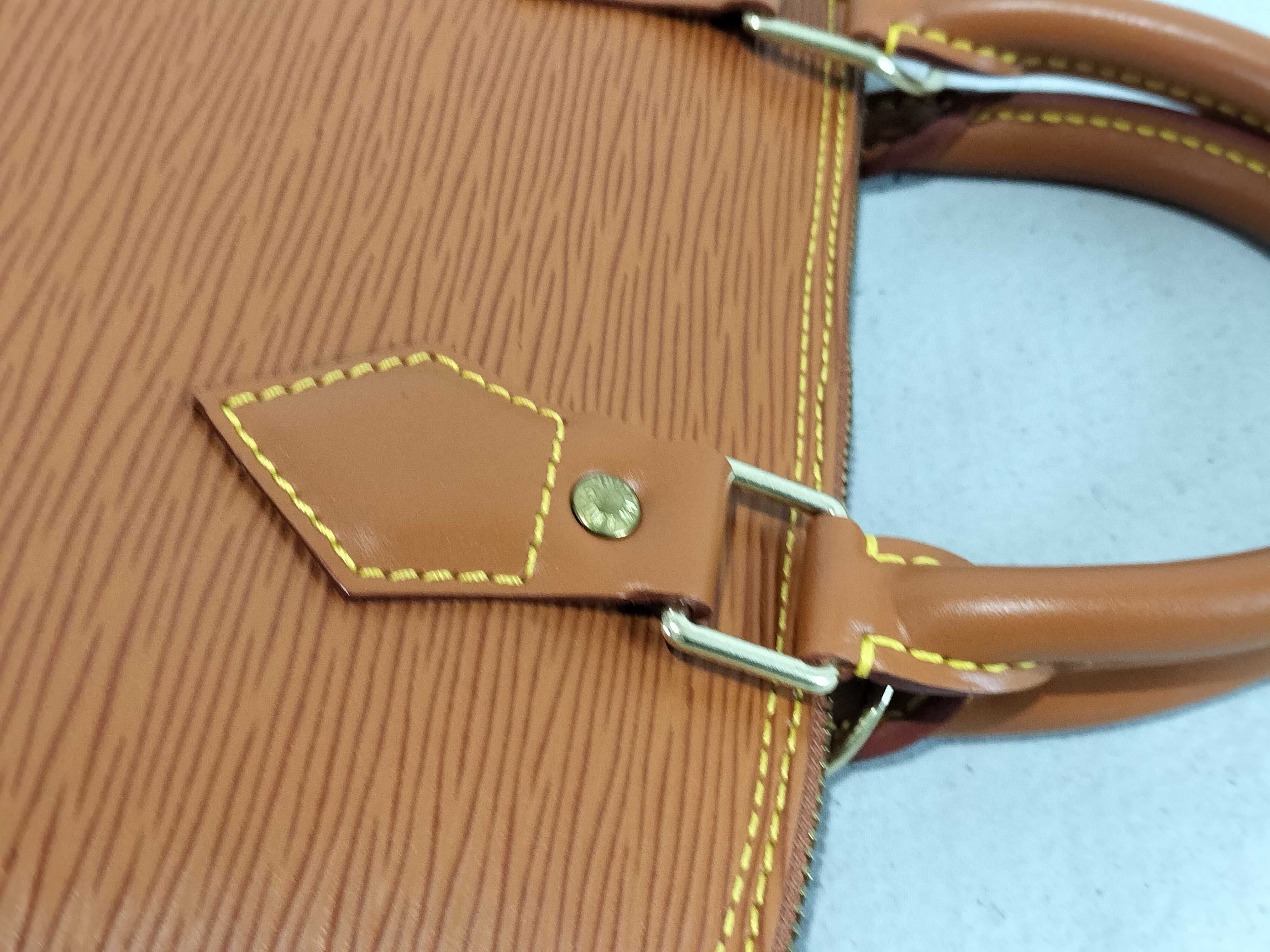 Epi Alma MM Handbag — view 5