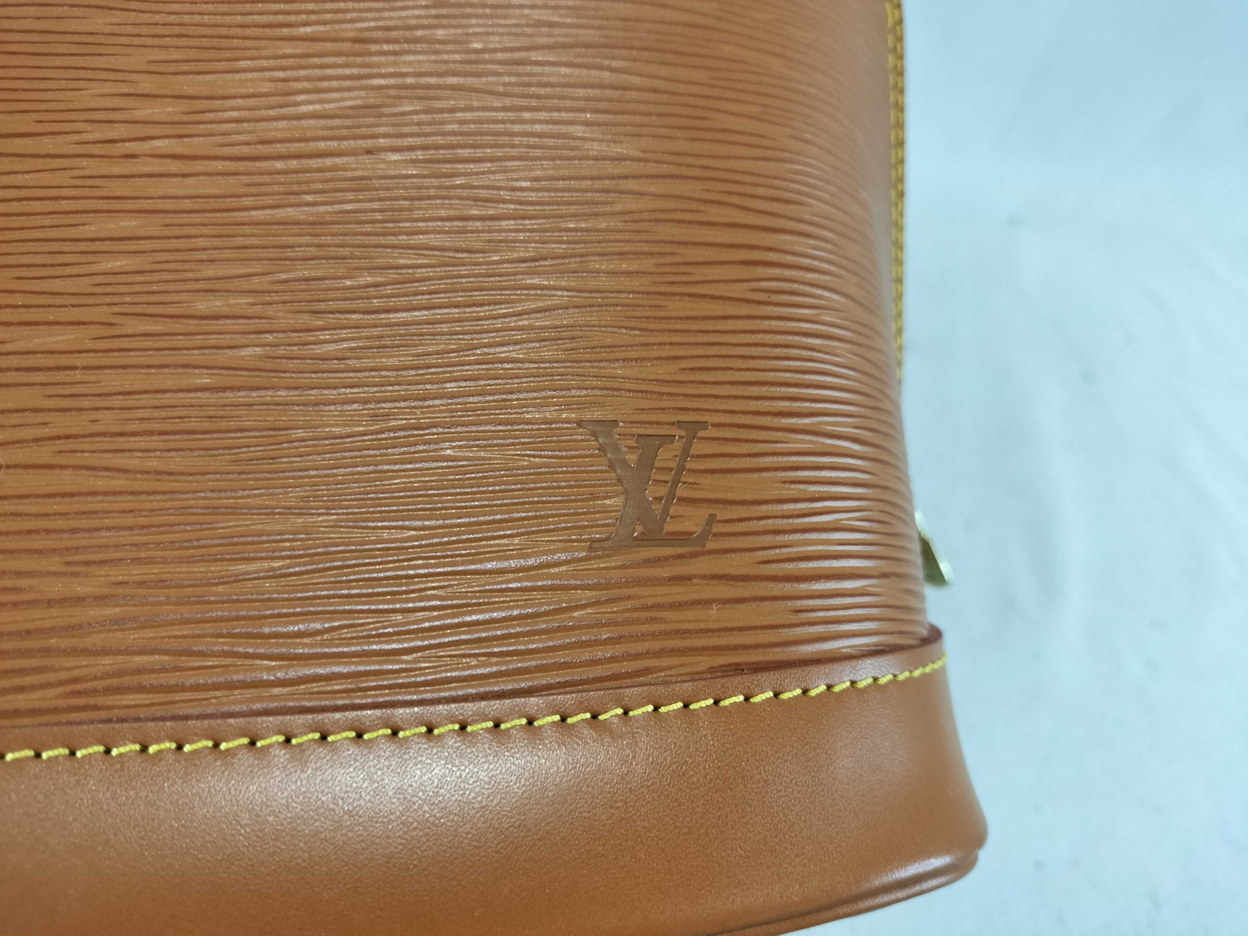 Epi Alma MM Handbag — view 8