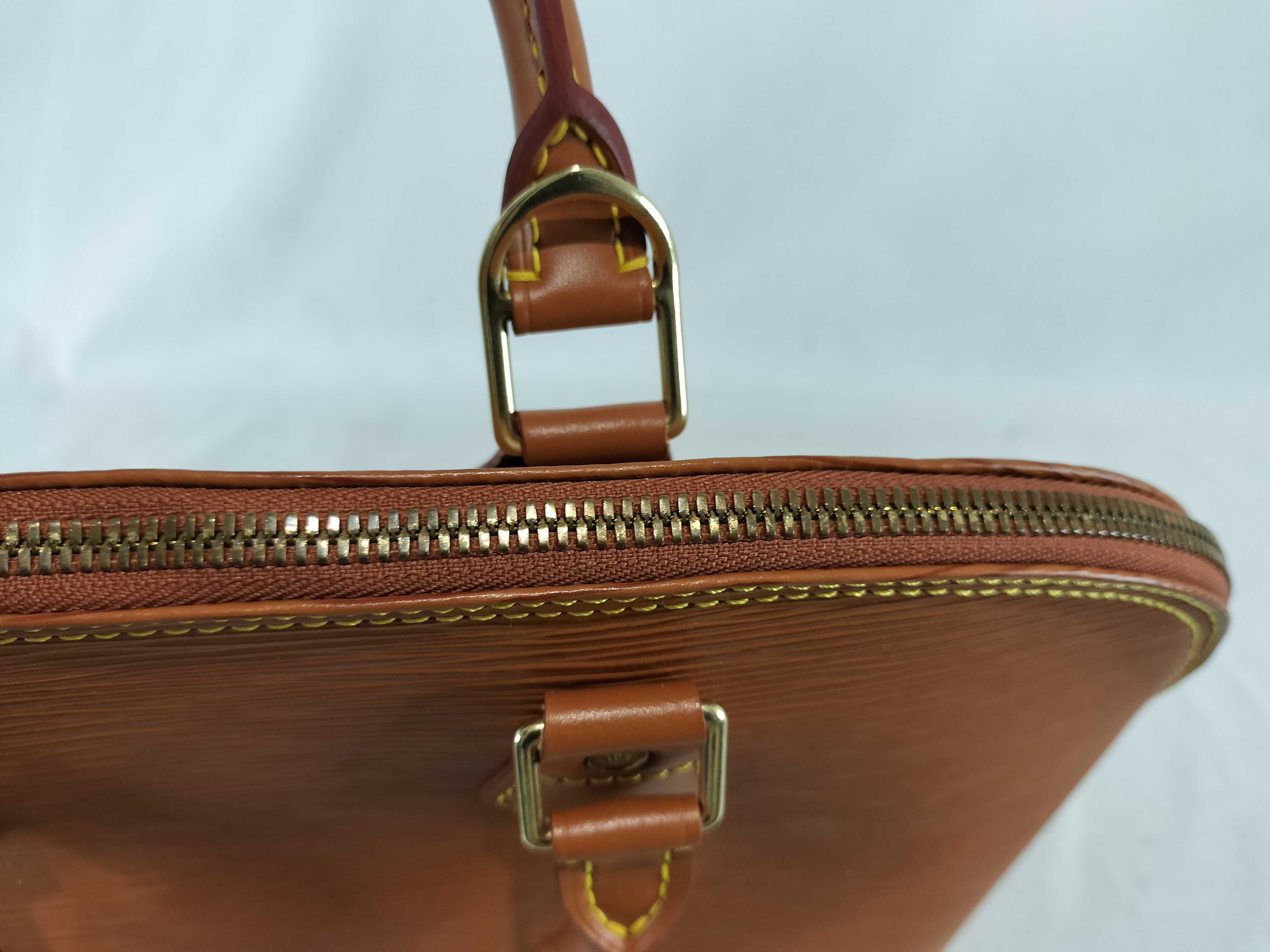Epi Alma MM Handbag — view 9