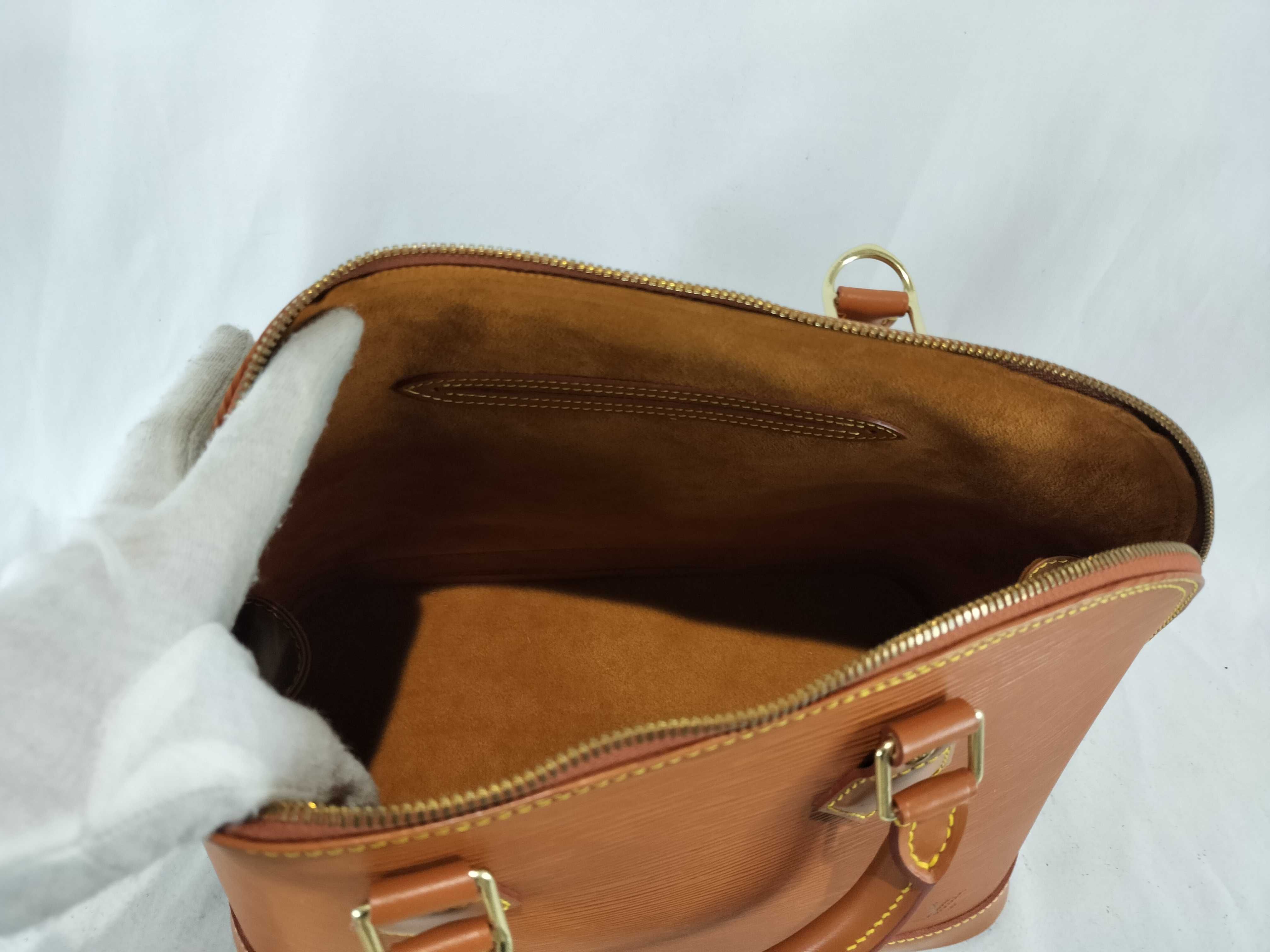 Epi Alma MM Handbag — view 10