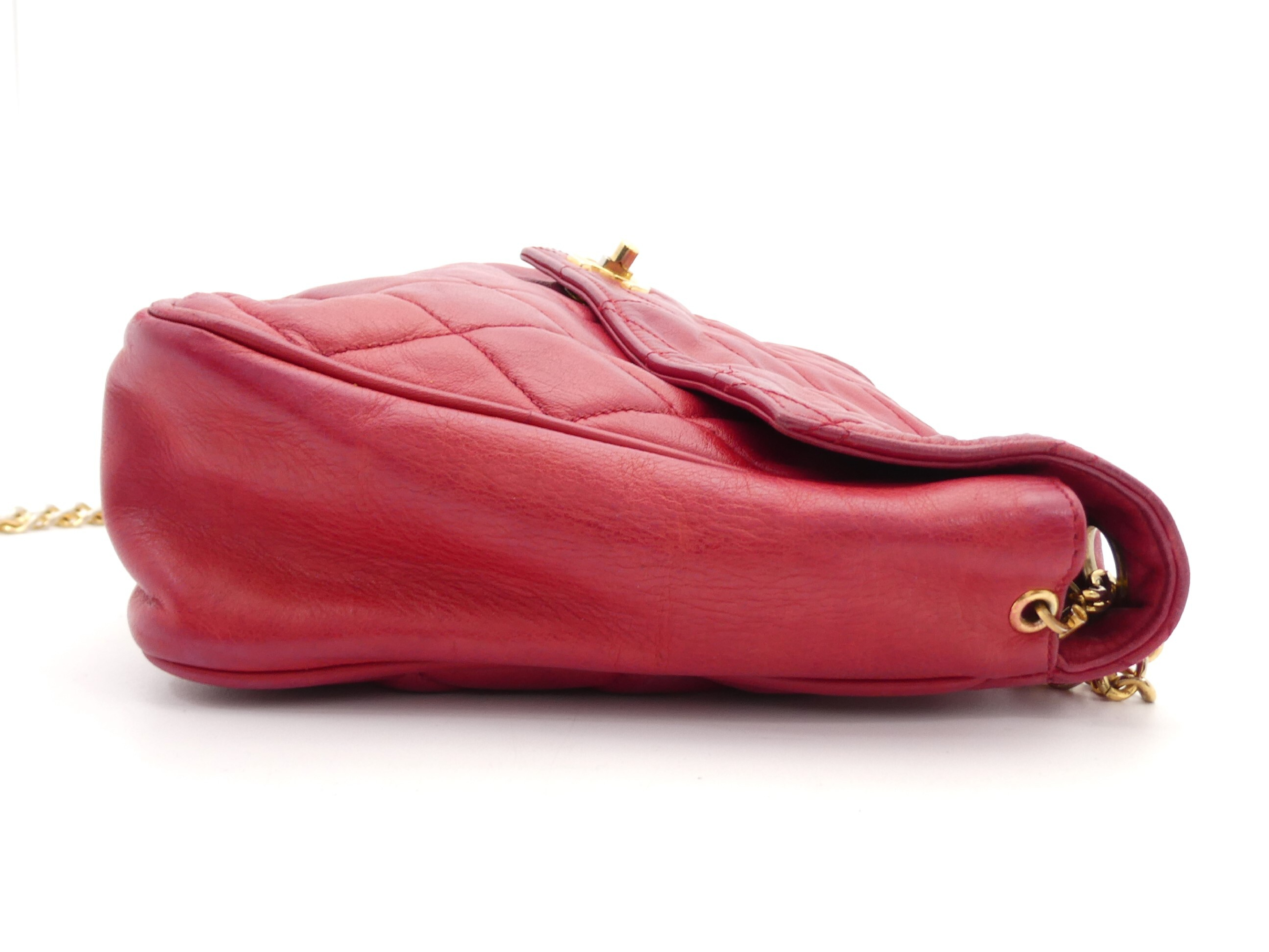 Matelassé Coco Mark Chain Shoulder Bag — view 4