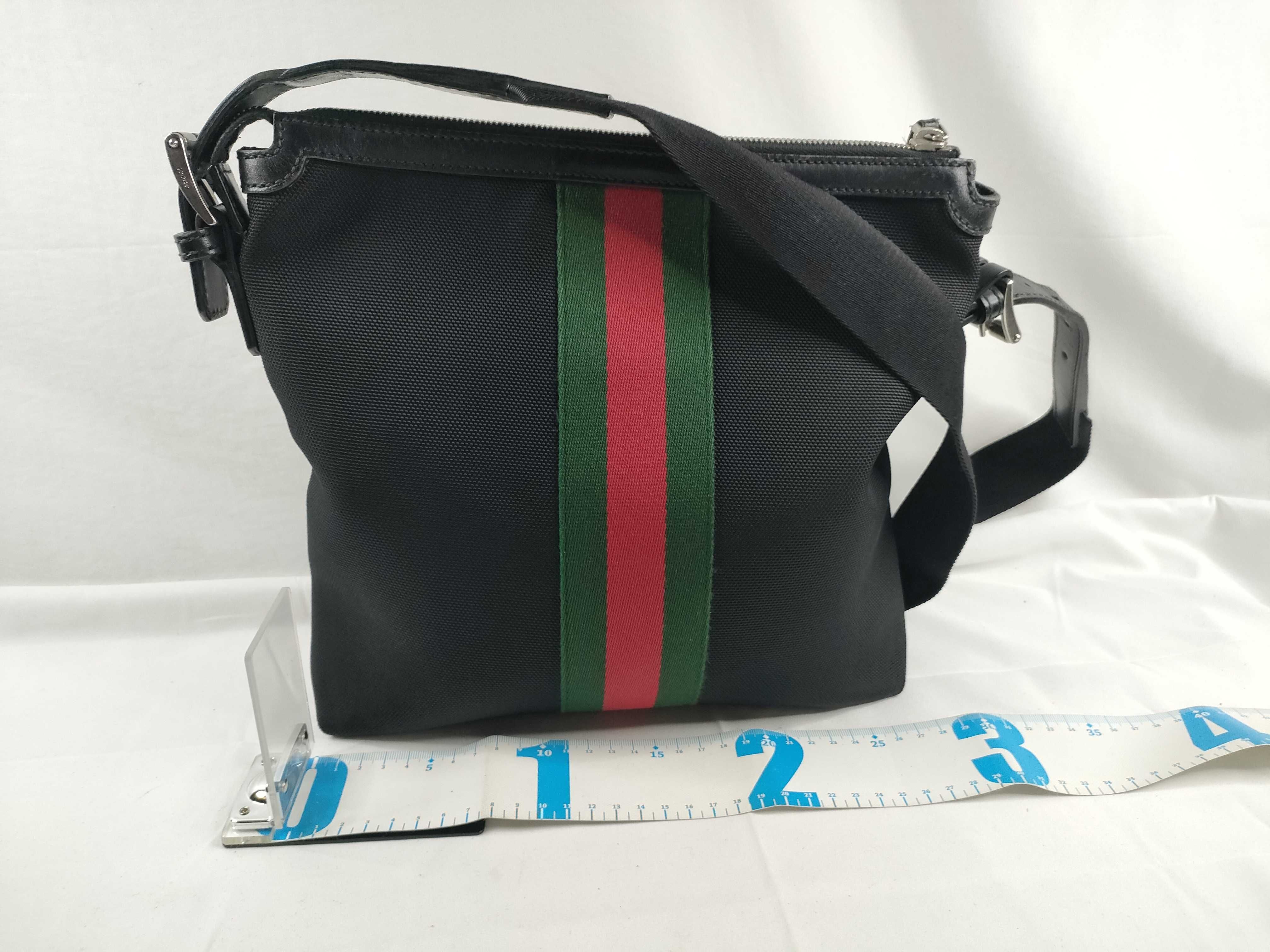 GG Supreme Black Canvas Crossbody Bag Shoulder Bag — view 2
